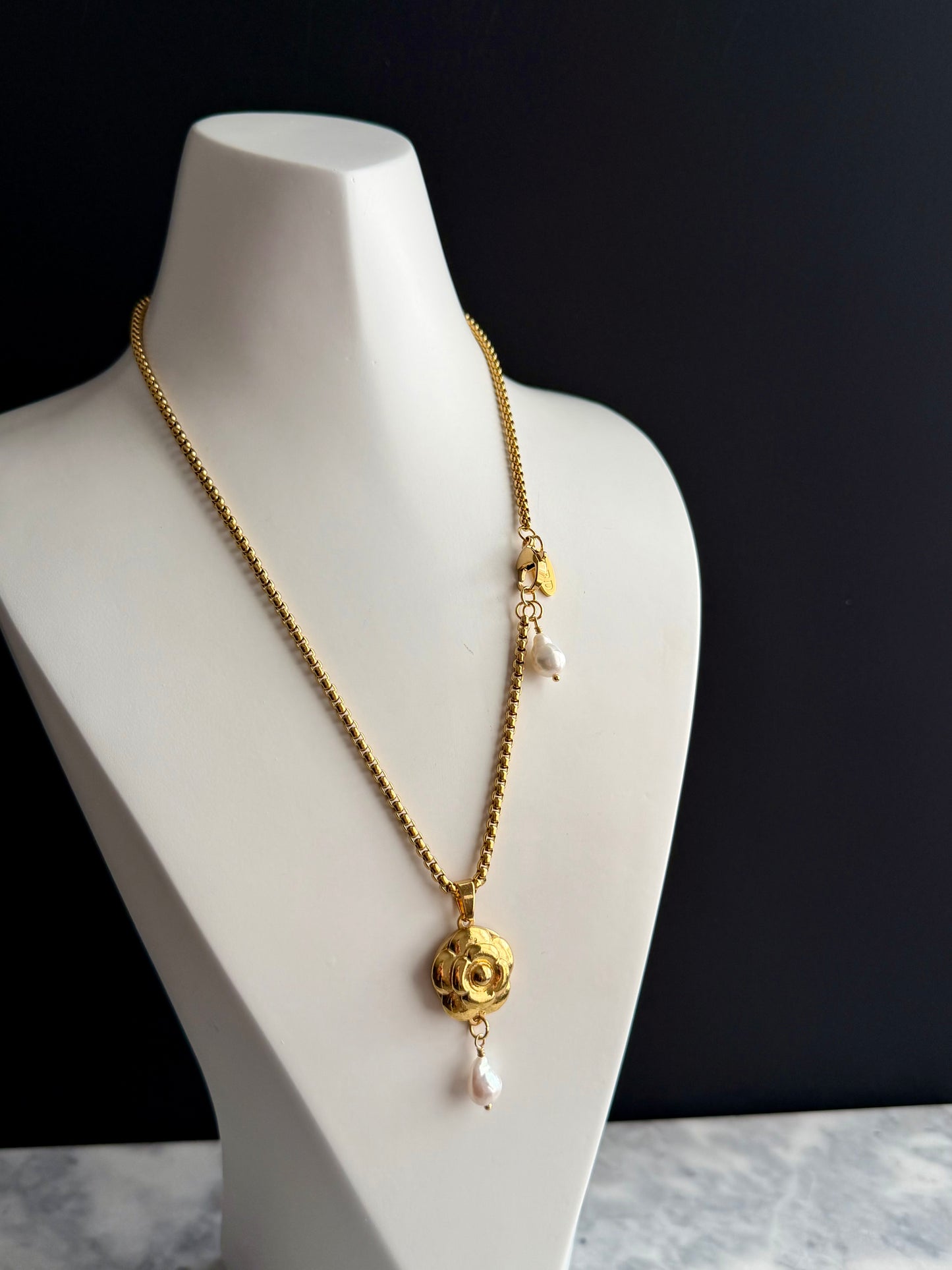 🌼 CAMELLIA 🌼 Extremely rare Vintage Authentic reworked Gold button Necklace - ONE OF A KIND