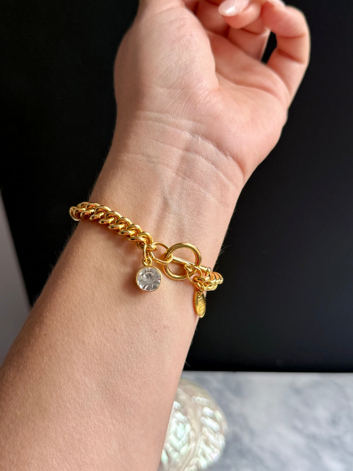 💛 Extremely rare Authentic Vintage Gold Reworked button bracelet