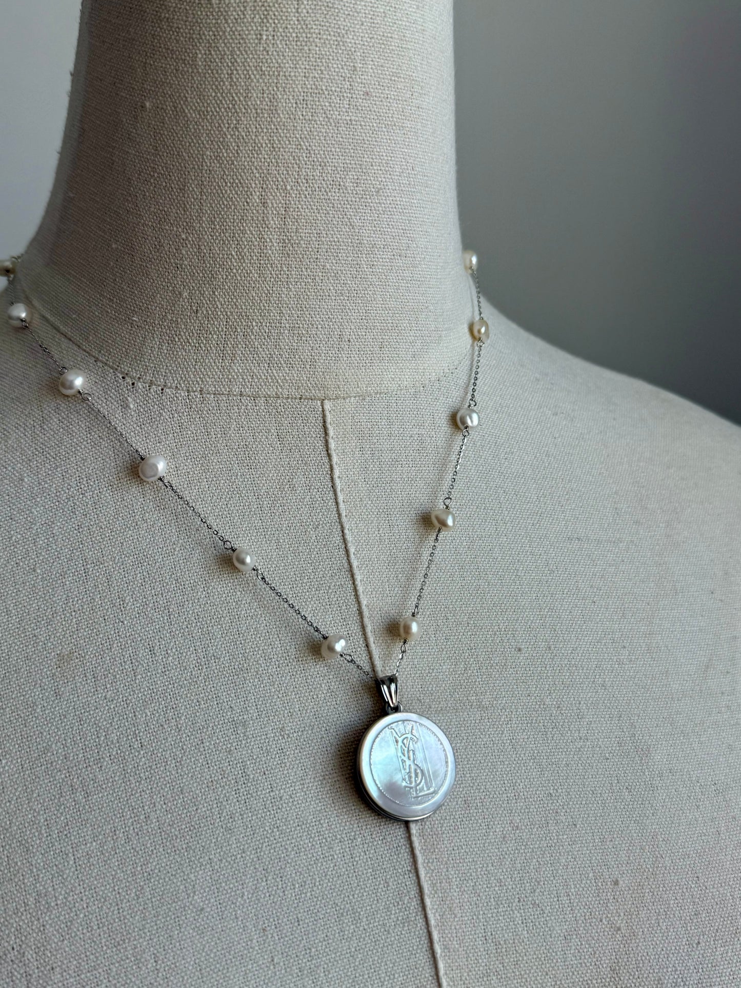 🤍 One of a kind Authentic YSL Reworked button pearl necklace -