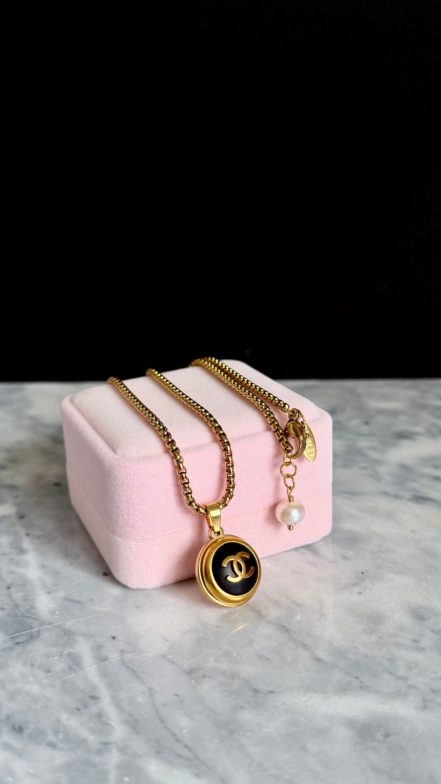 🖤 EXTREMELY RARE reworked button necklace