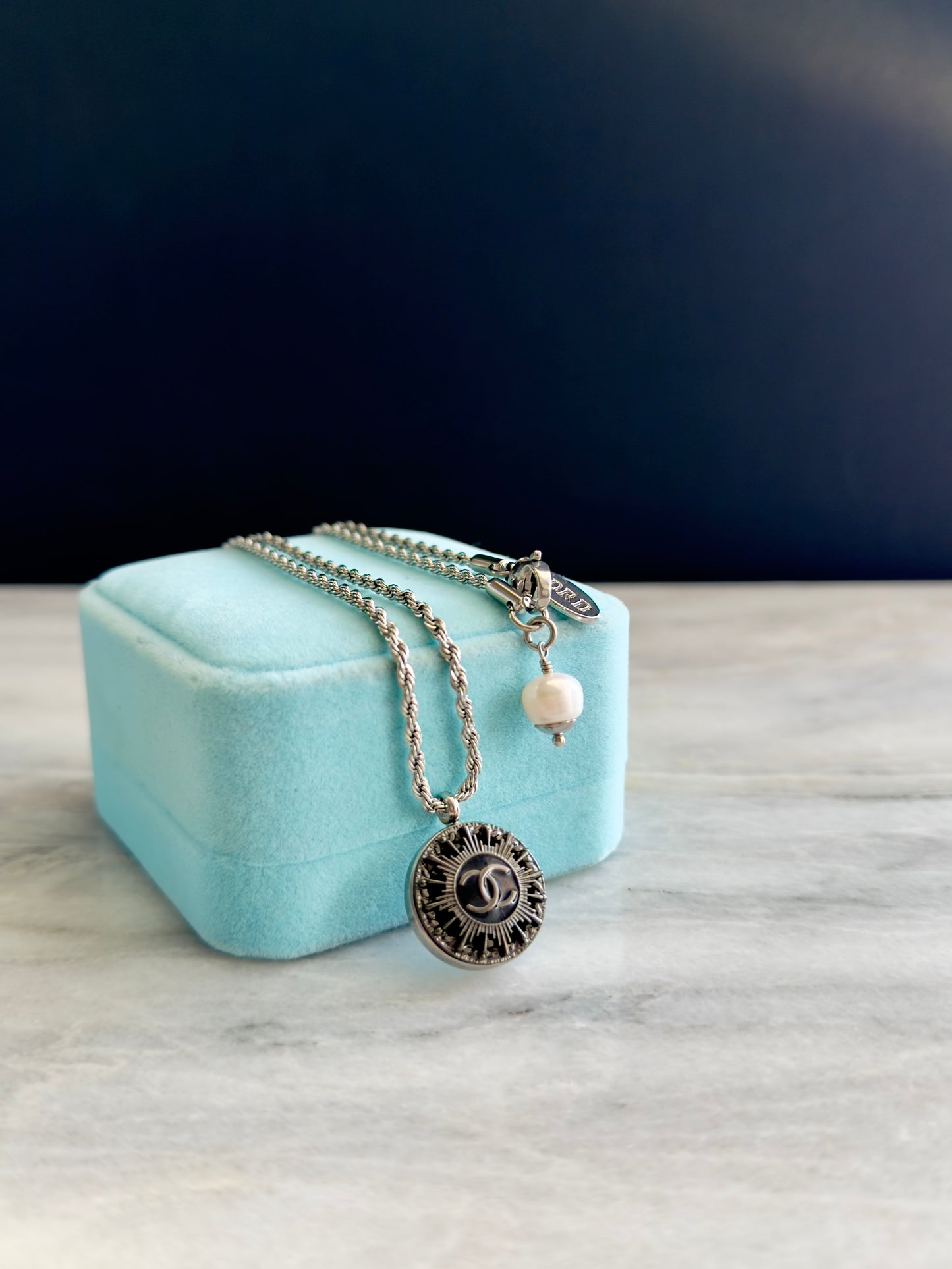 🖤 Authentic Reworked silver Button Necklace