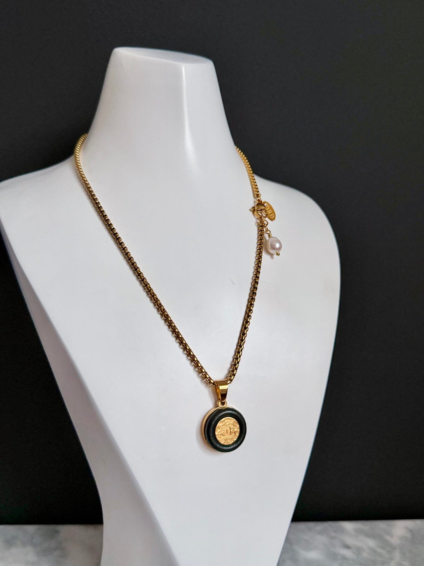 ✨Extremely rare Authentic Reworked gold Button Necklace