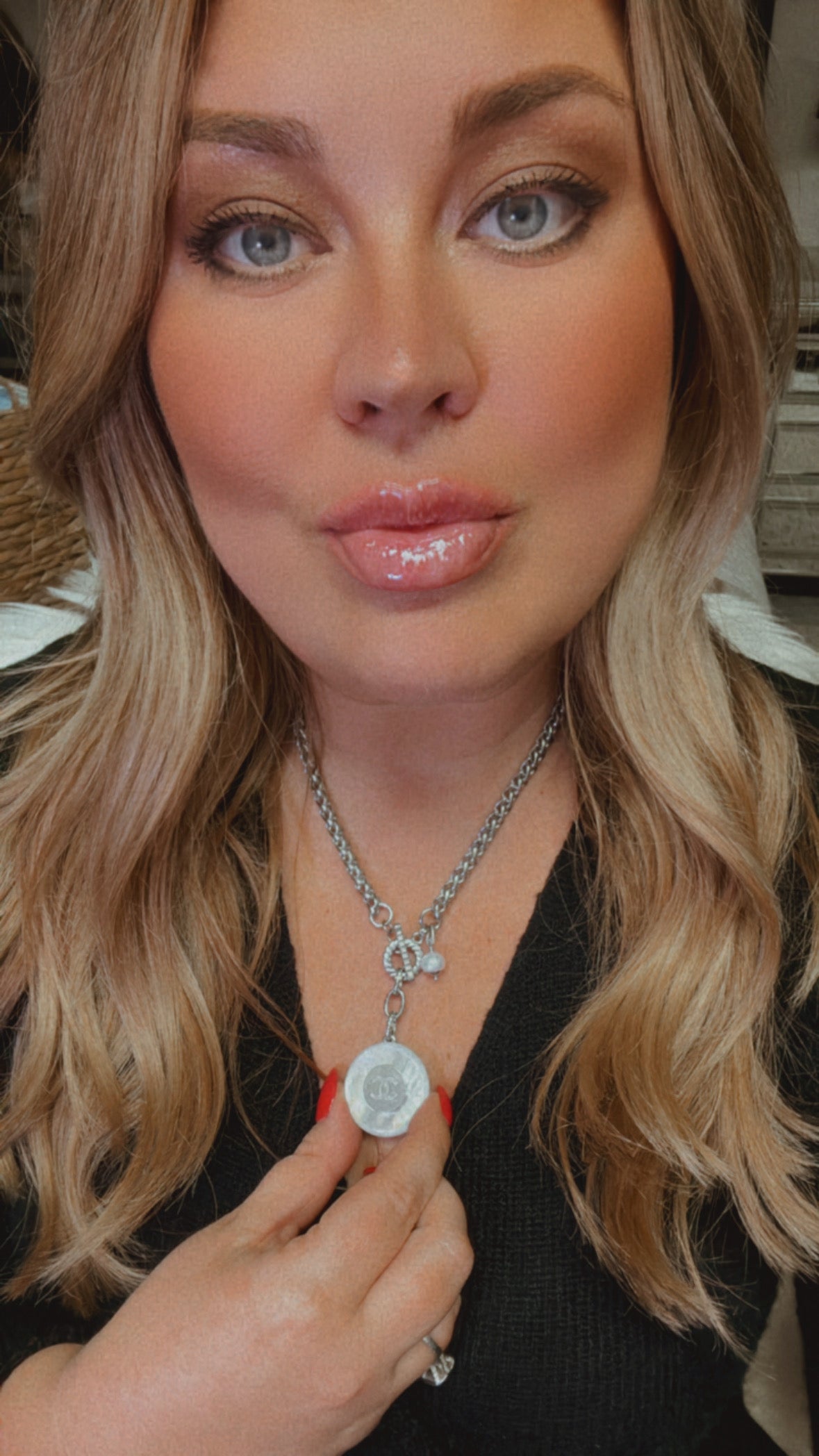 🤍 MOTHER OF PEARL One of a kind Authentic Reworked button necklace