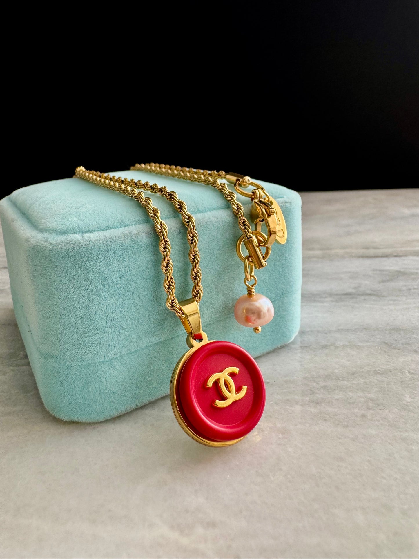 ❤️ EXTREMELY RARE reworked red button necklace