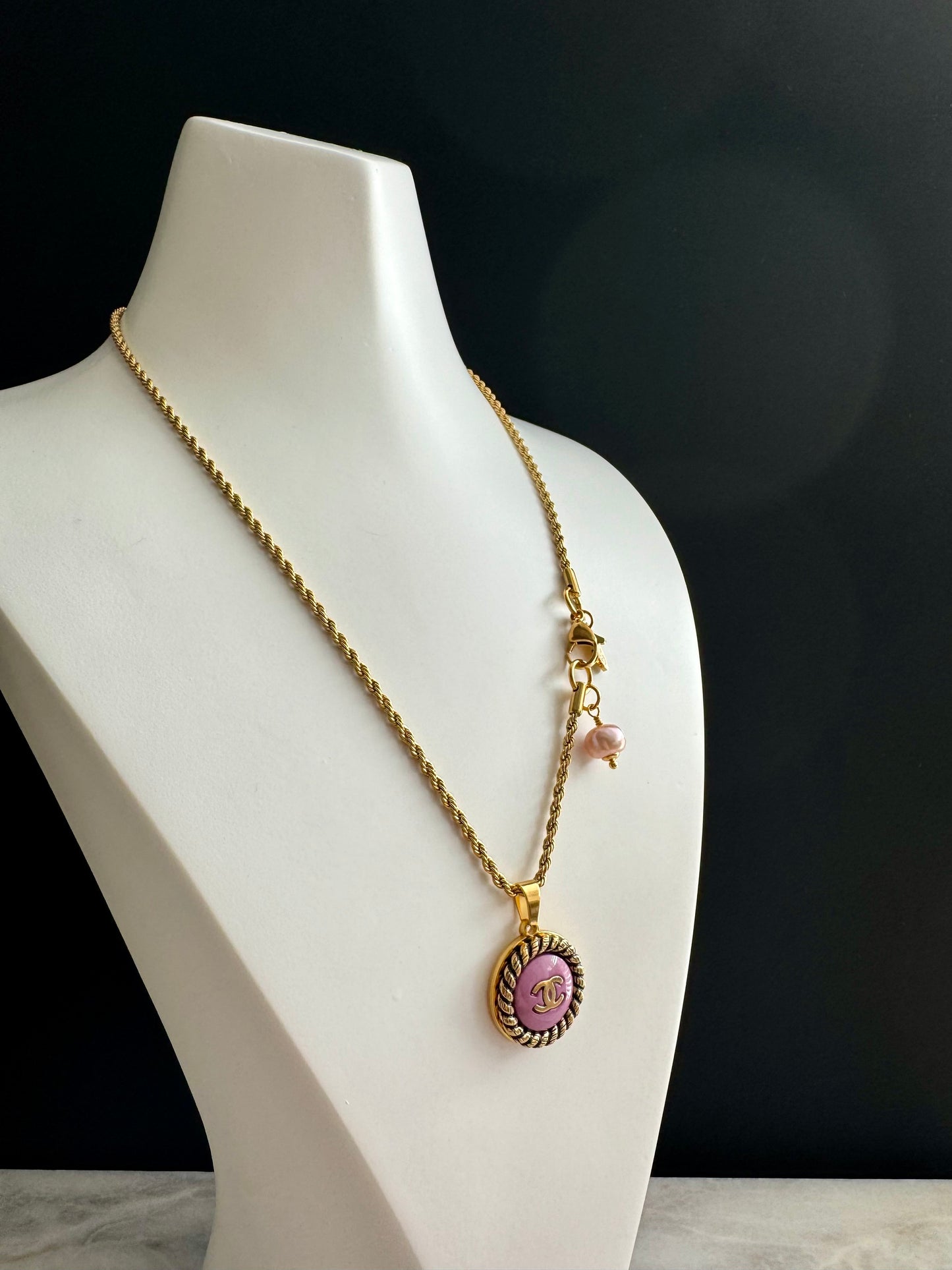 💜 reworked lilac enamel button necklace