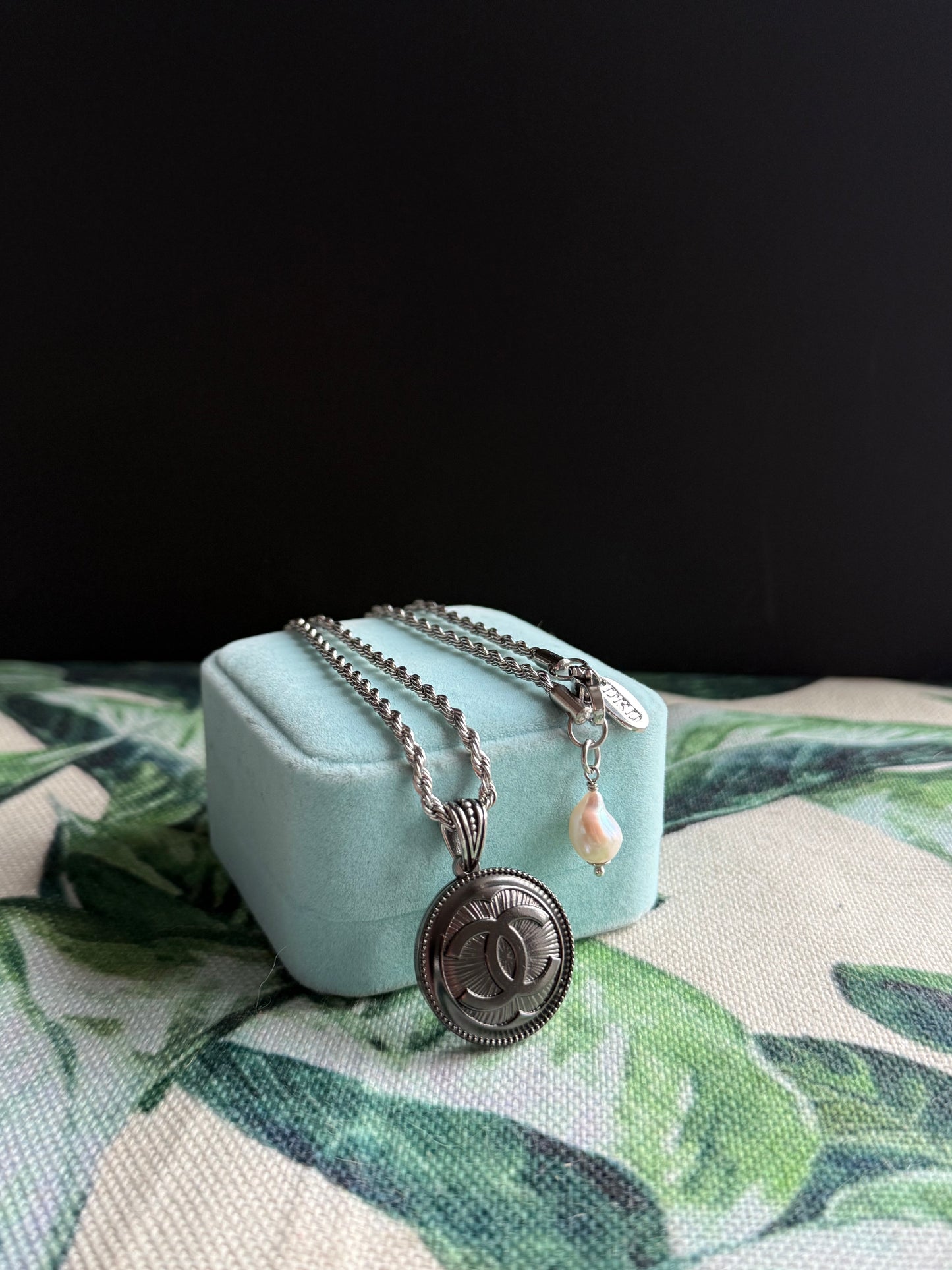 🖤 Authentic Reworked silver LargeButton Necklace l