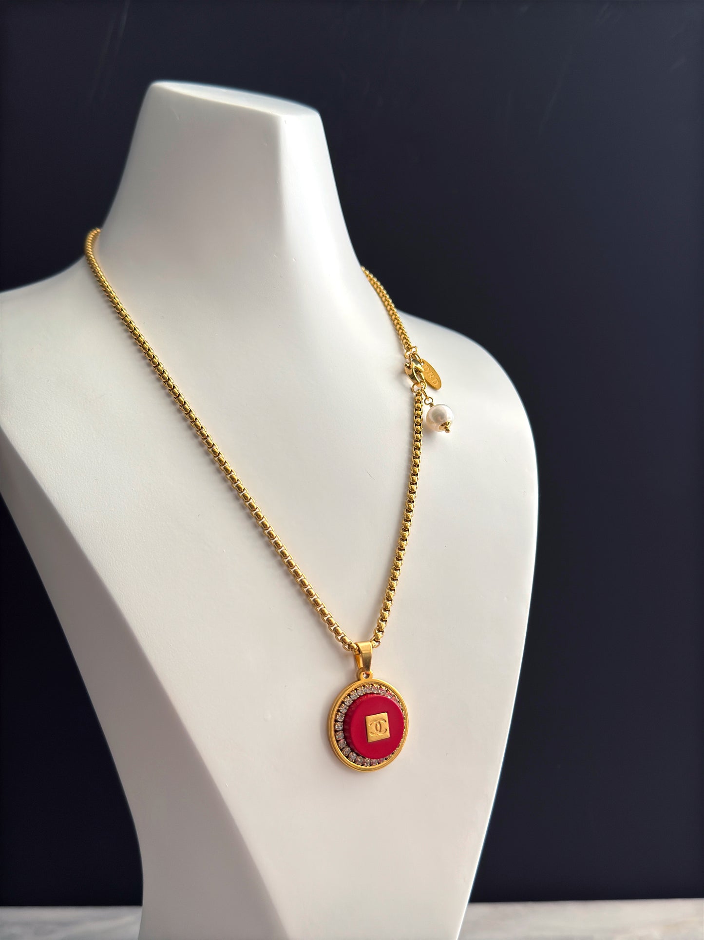 ❤️ Authentic Reworked gold Button Necklace