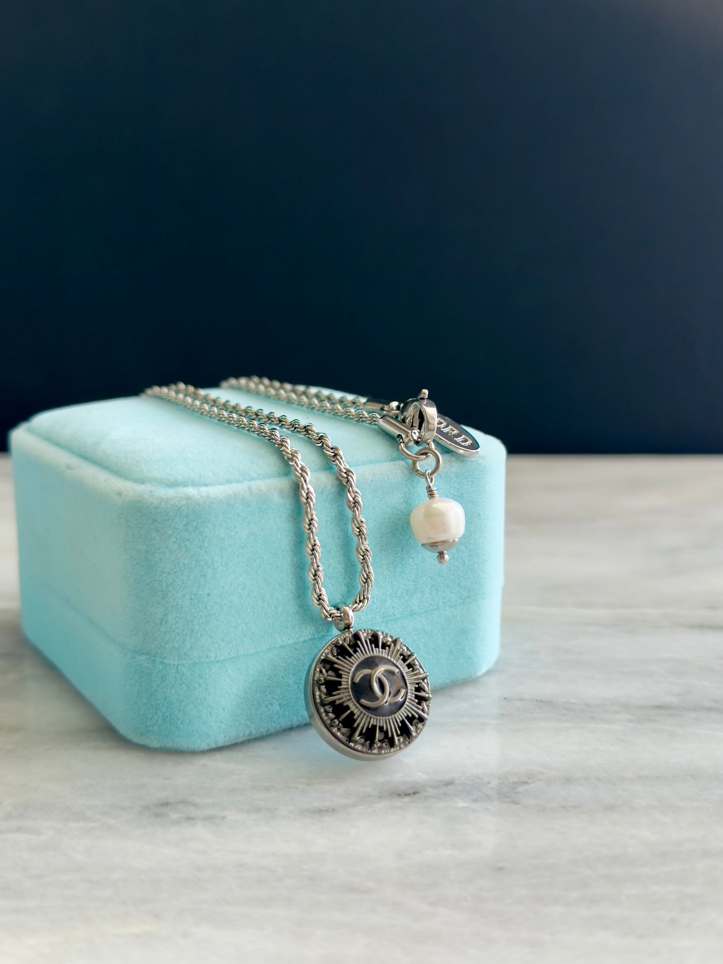 🖤 Authentic Reworked silver Button Necklace