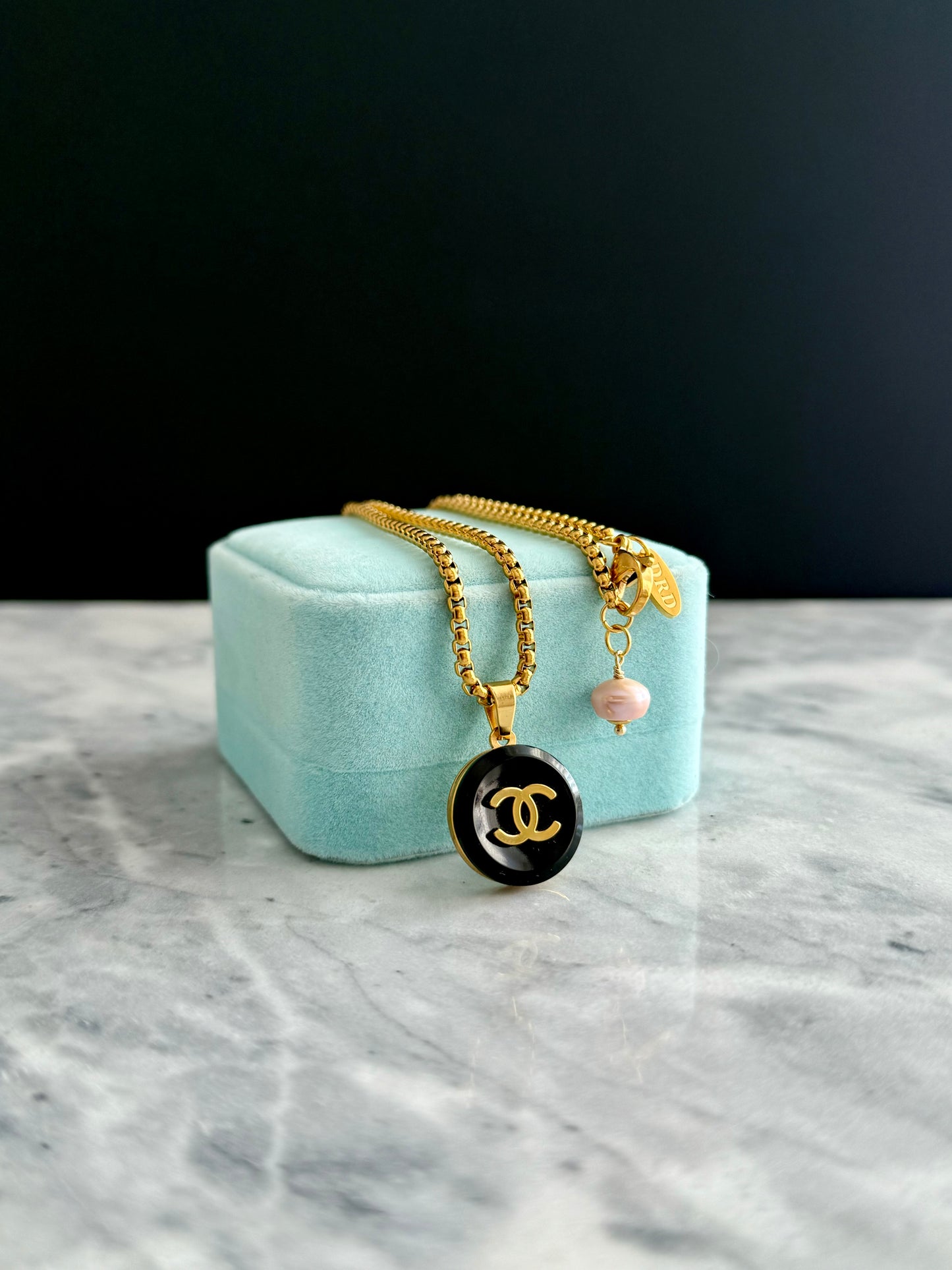 🖤 reworked button necklace
