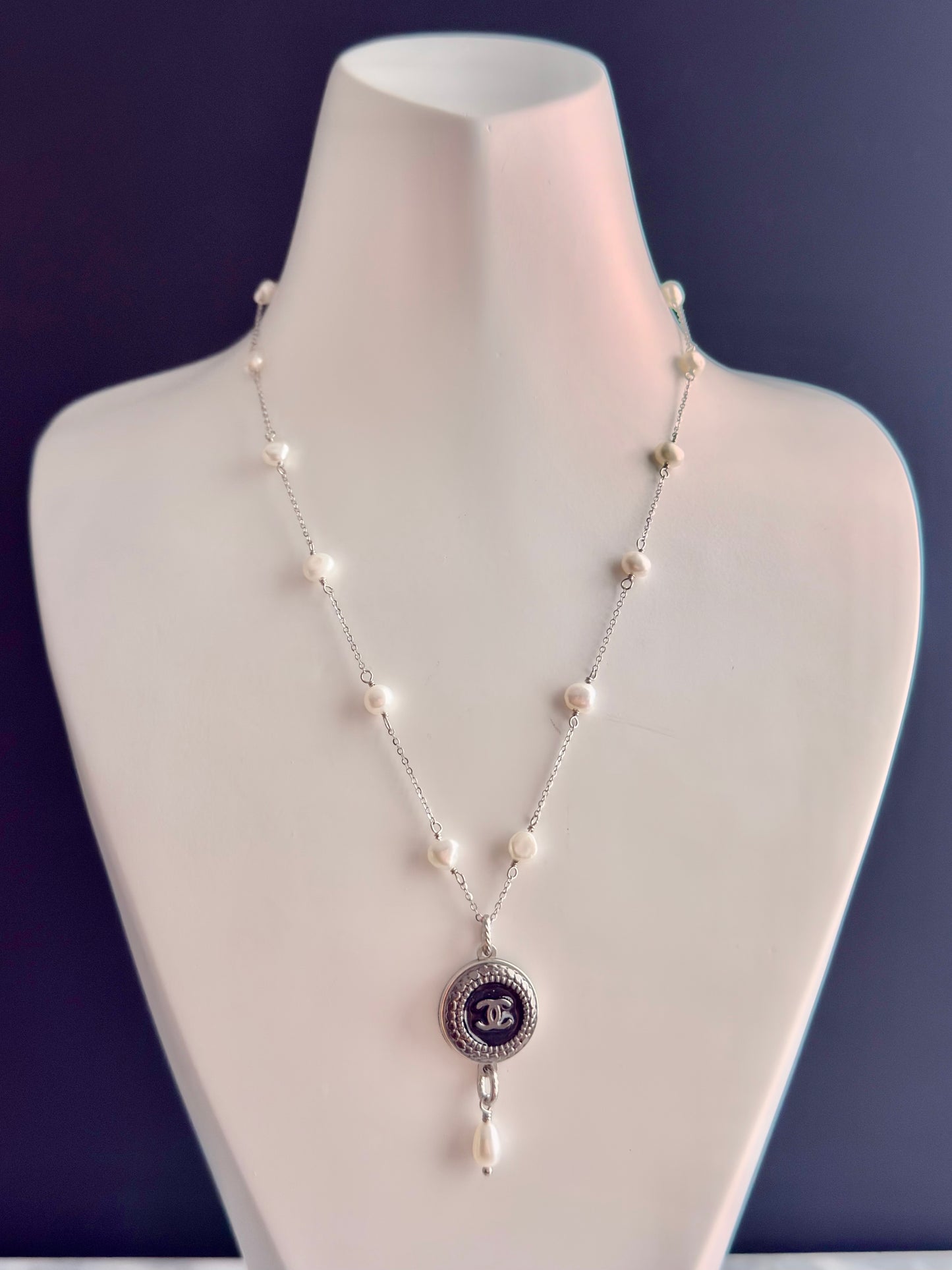 🖤 One of a kind Authentic Reworked button pearl necklace