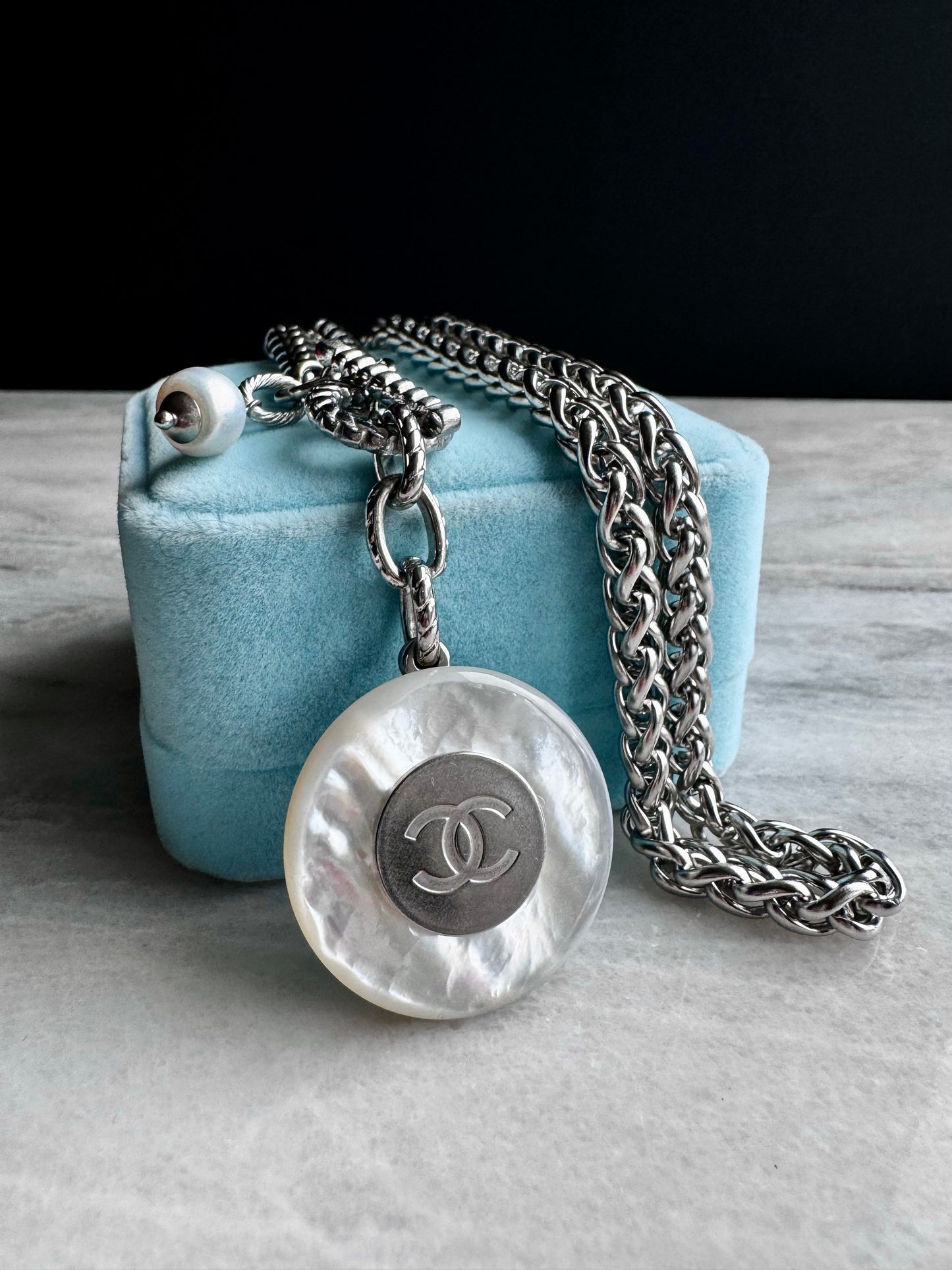 🤍 MOTHER OF PEARL One of a kind Authentic Reworked button necklace