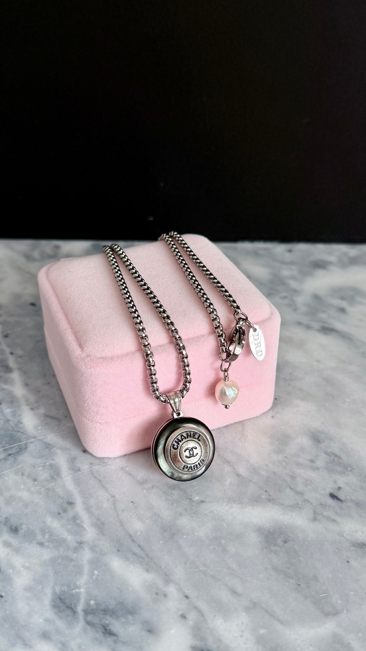 🖤 BLACK MOTHER OF PEARL One of a kind Authentic Reworked button necklace