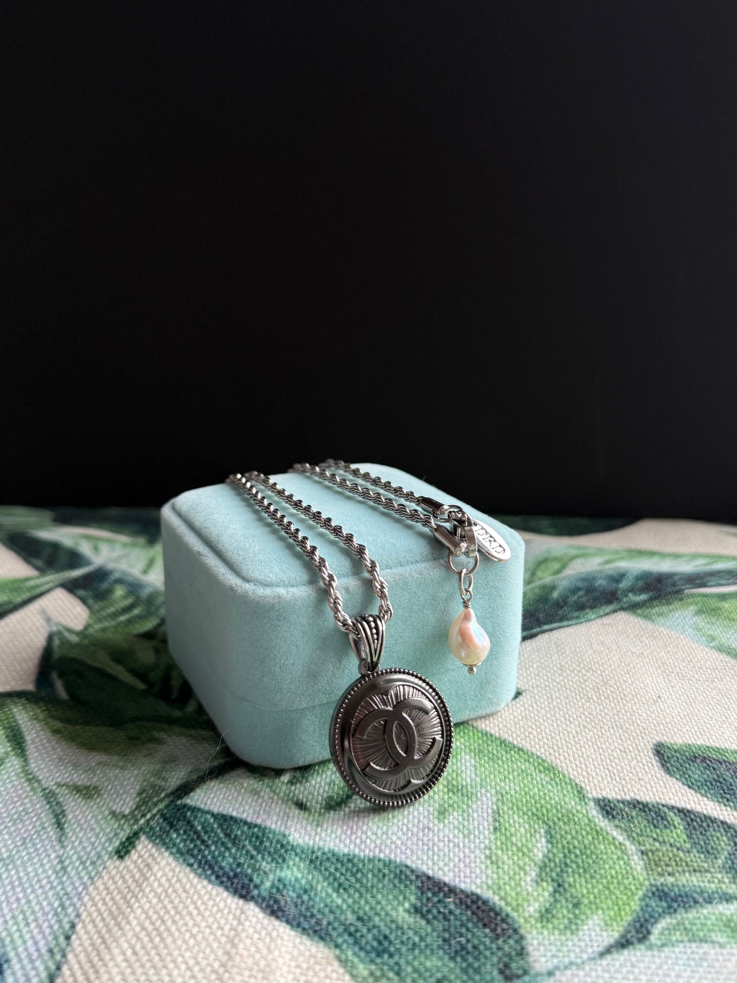 🖤 Authentic Reworked silver LargeButton Necklace l