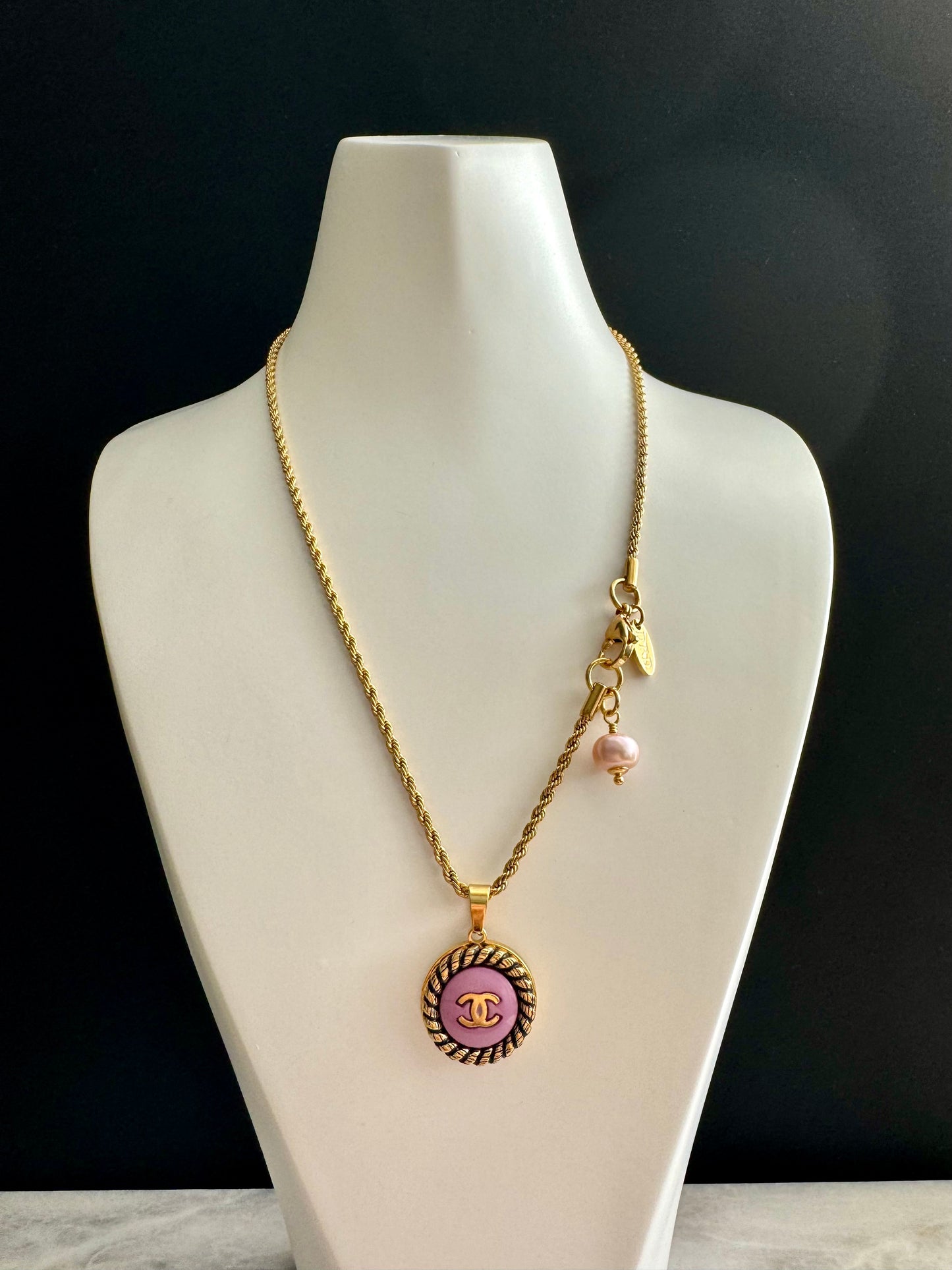 💜 reworked lilac enamel button necklace