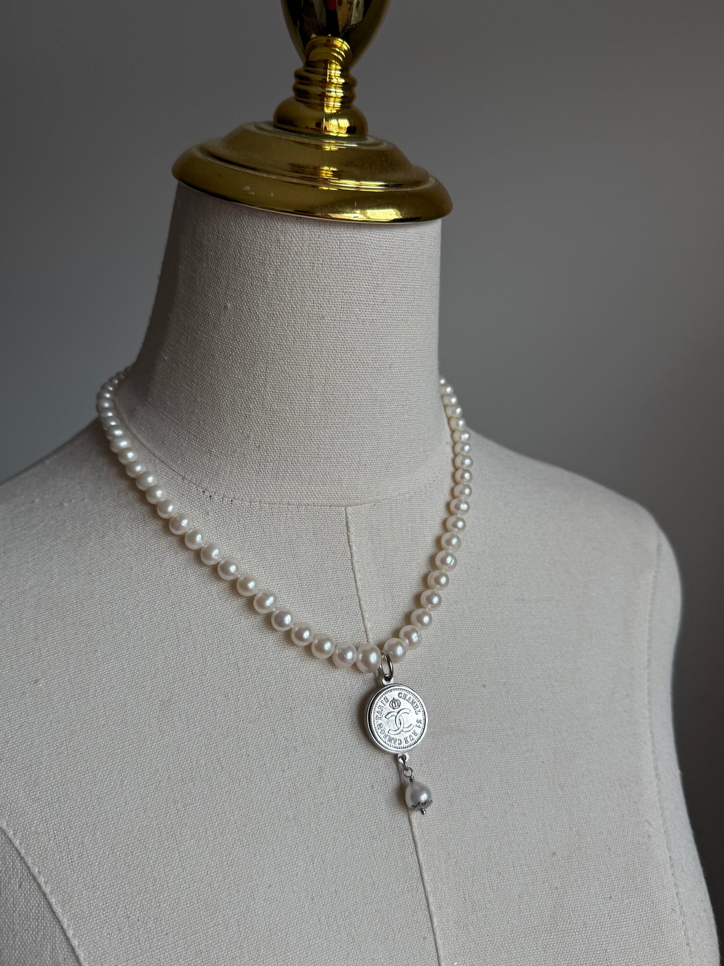 🤍 ONE OF A KIND - Authentic silver Button genuine pearl Necklace