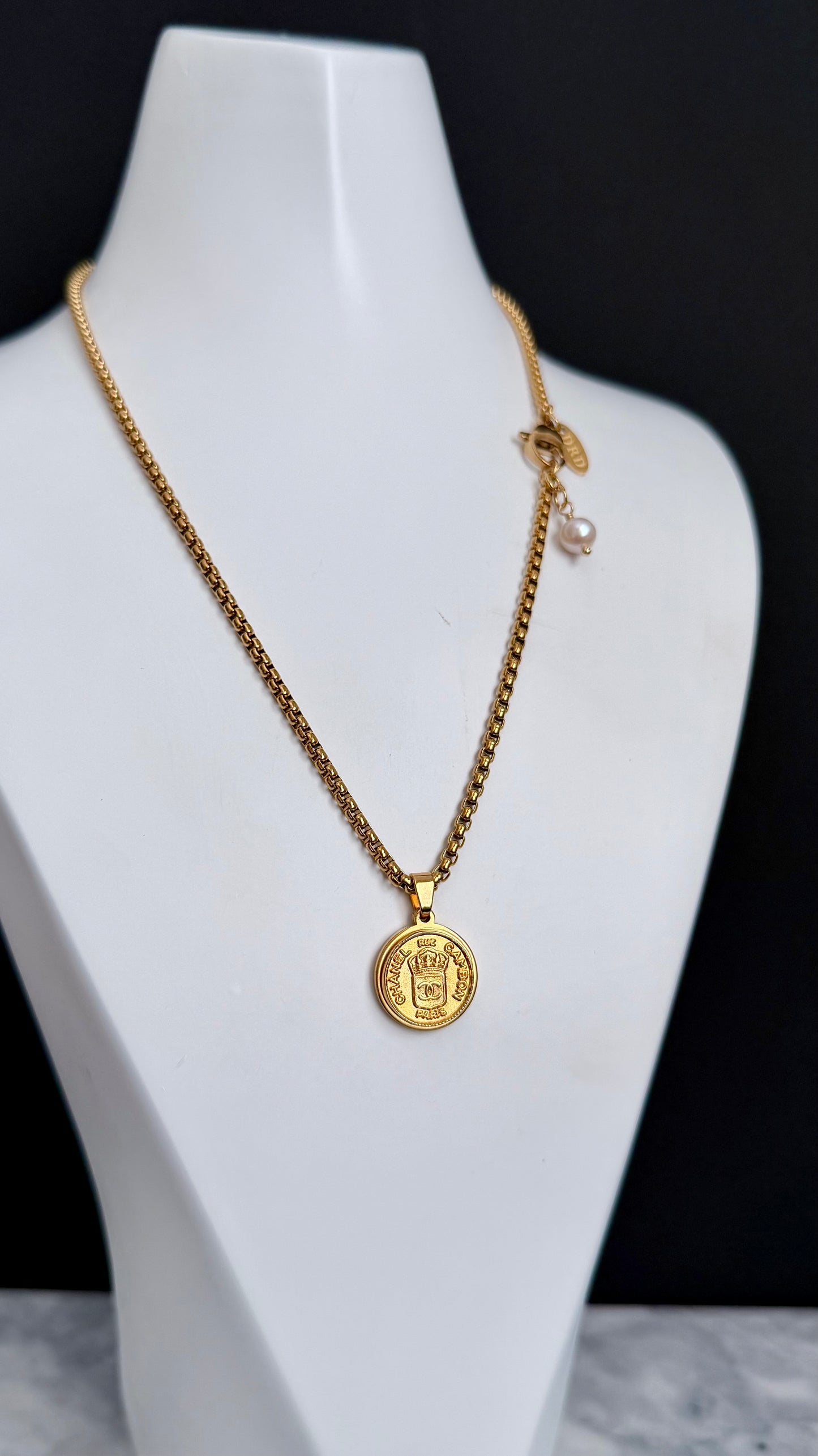 ✨Extremely rare Authentic Reworked gold Crown Button Necklace