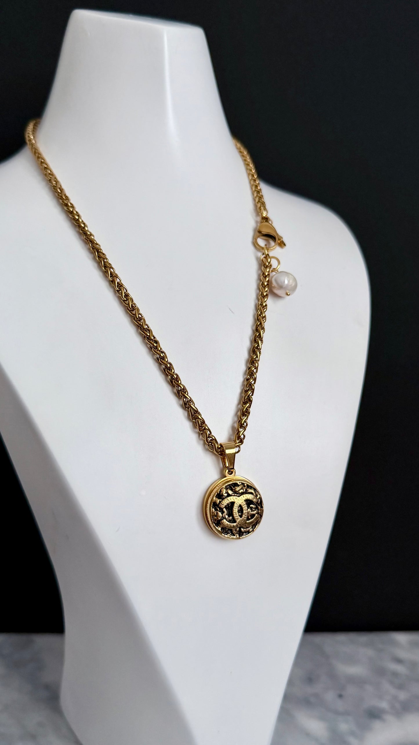 🖤 LARGE EXTREMELY RARE reworked button necklace