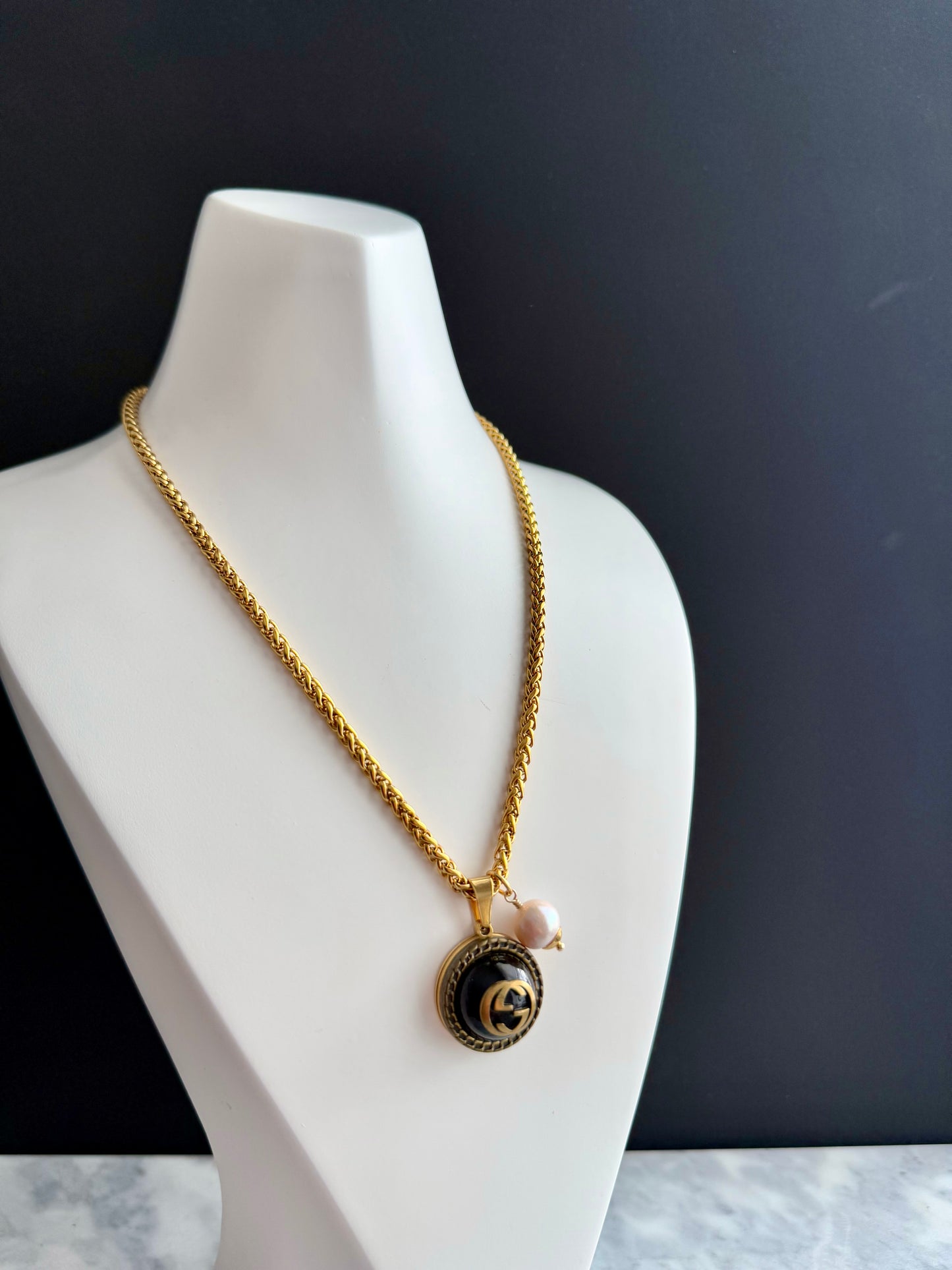 🖤Antique Gold reworked Gucci button necklace • high quality