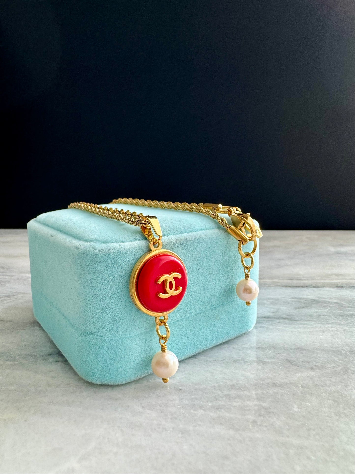 ❤️ Vintage Authentic reworked Gold button Necklace