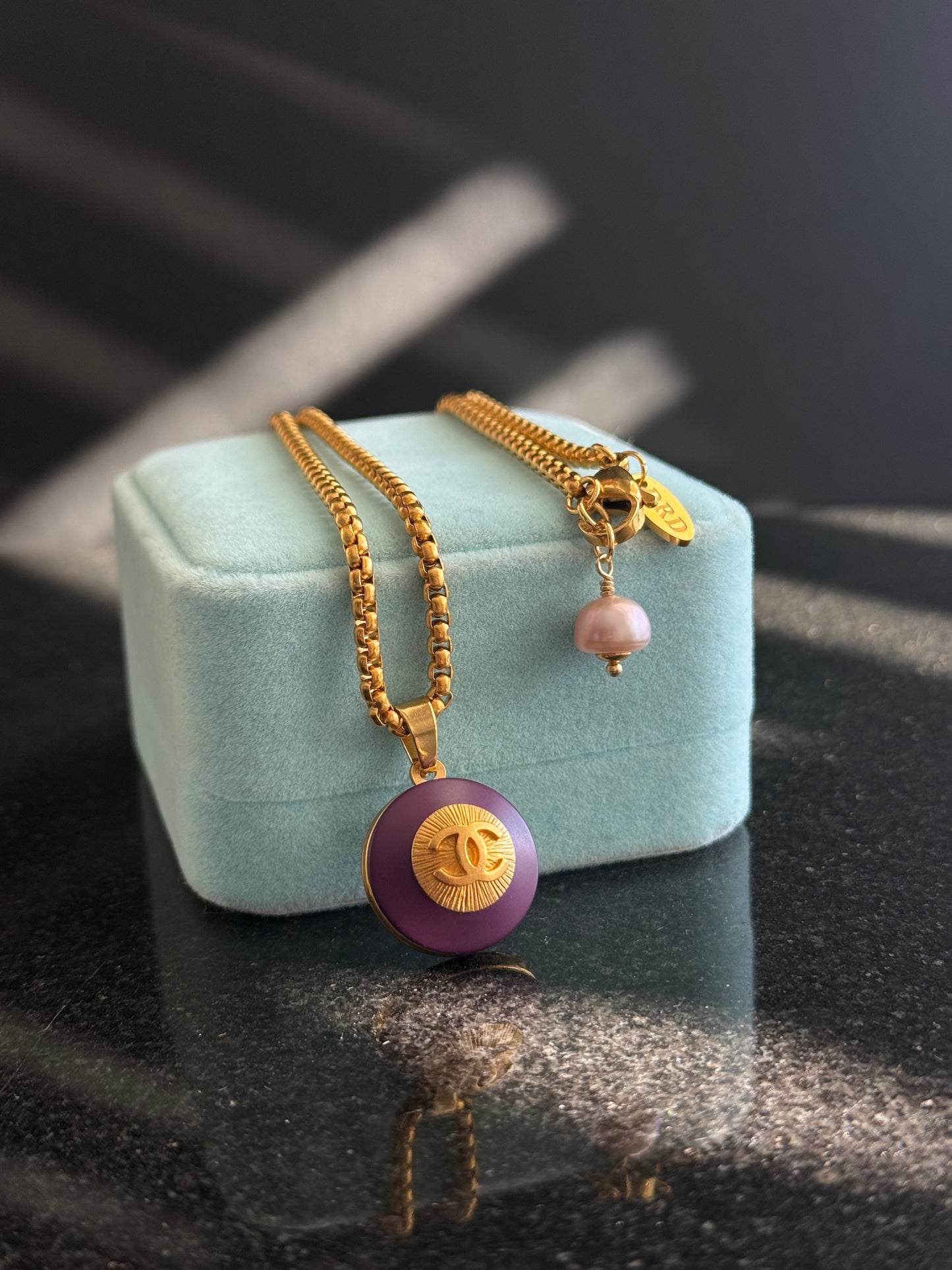 💜 EXTREMELY RARE reworked purple button necklace