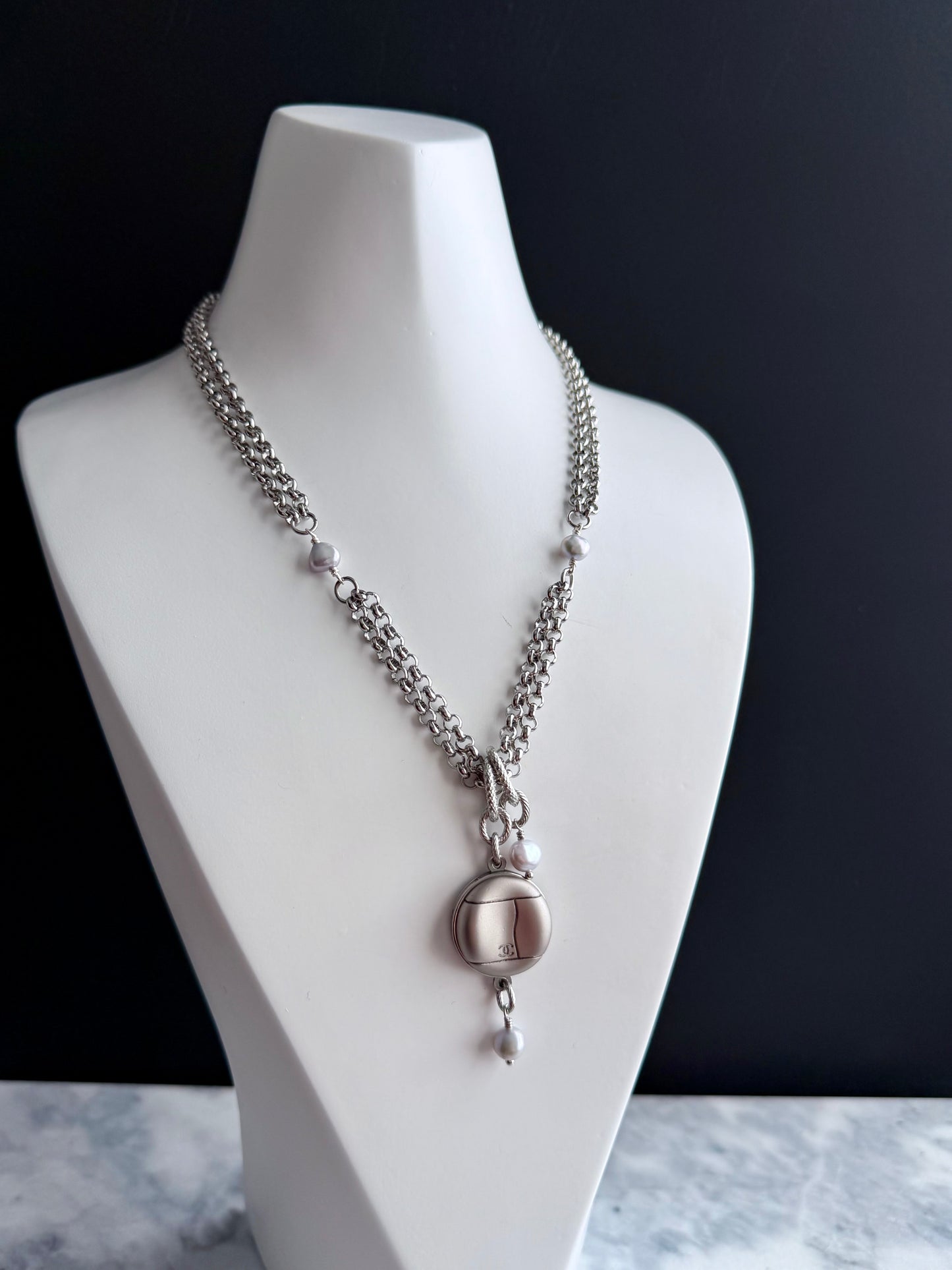 ✨ Extremely rare Authentic Reworked silver Button Necklace