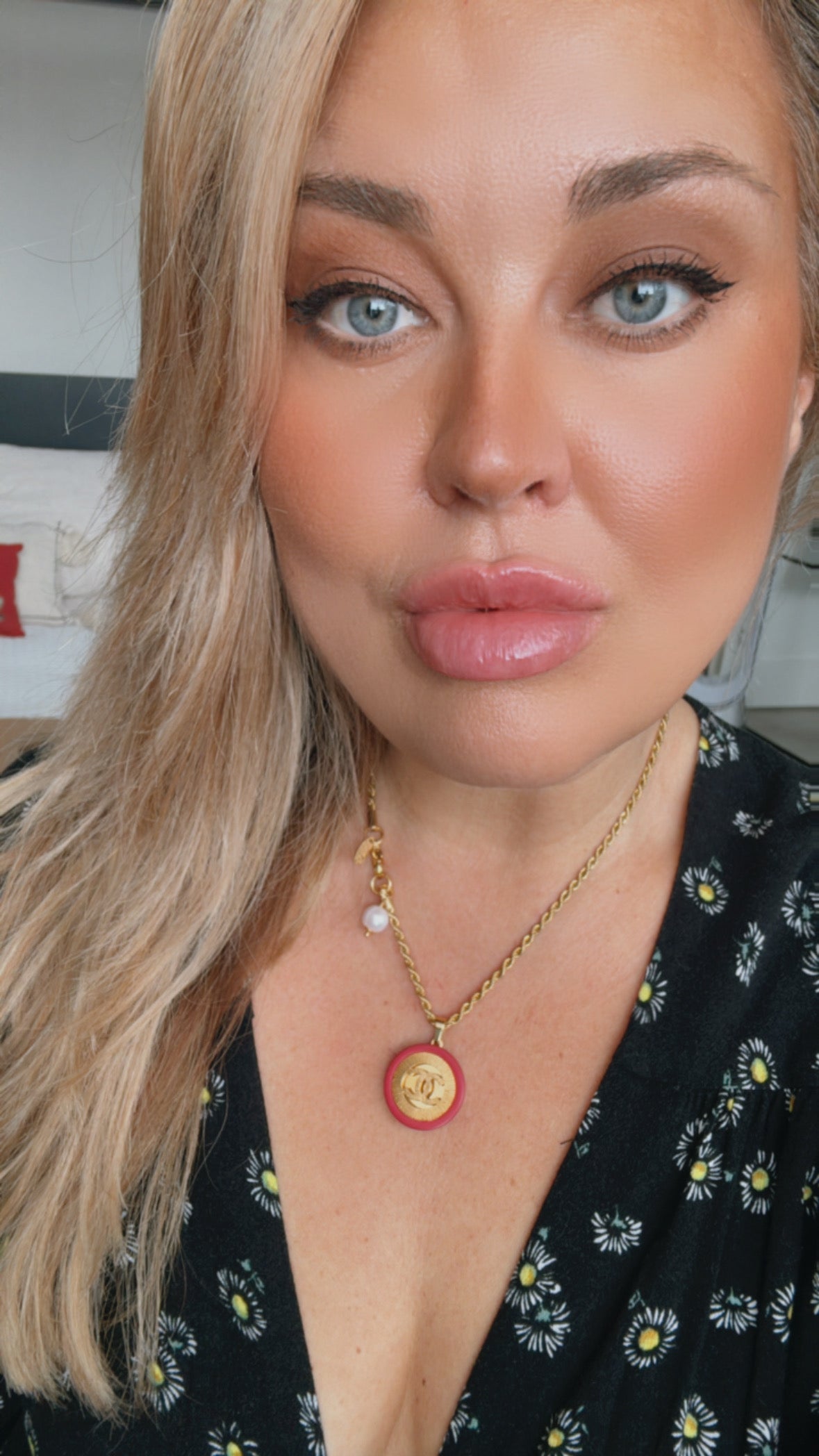 ❤️ extremely rare reworked large red button necklace