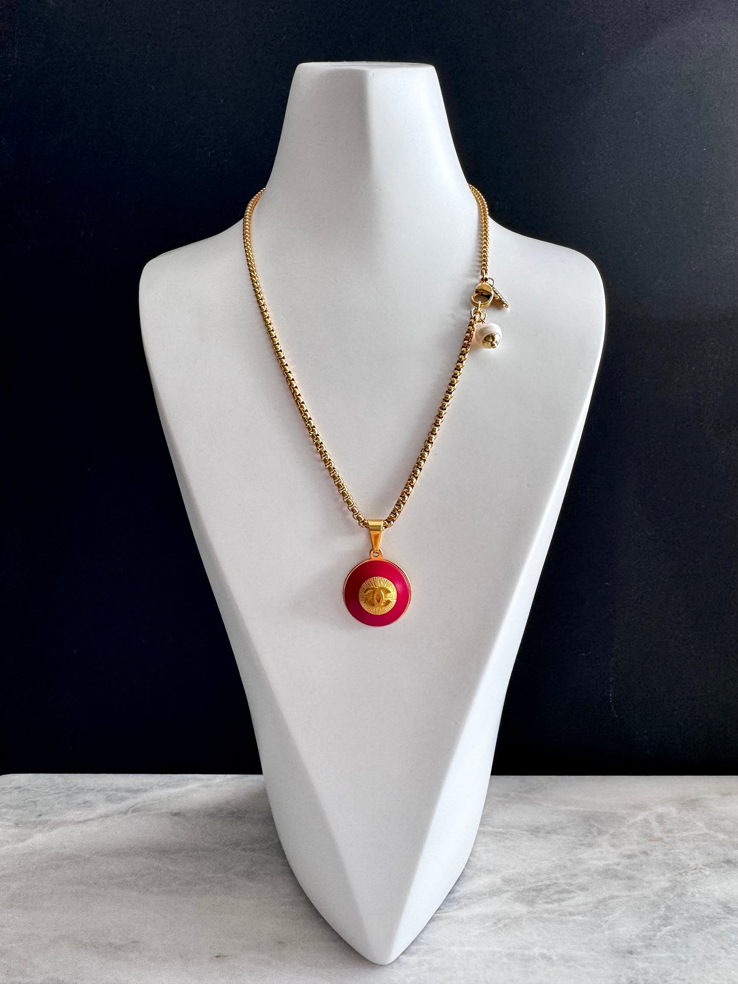 ❤️ EXTREMELY RARE reworked red button necklace