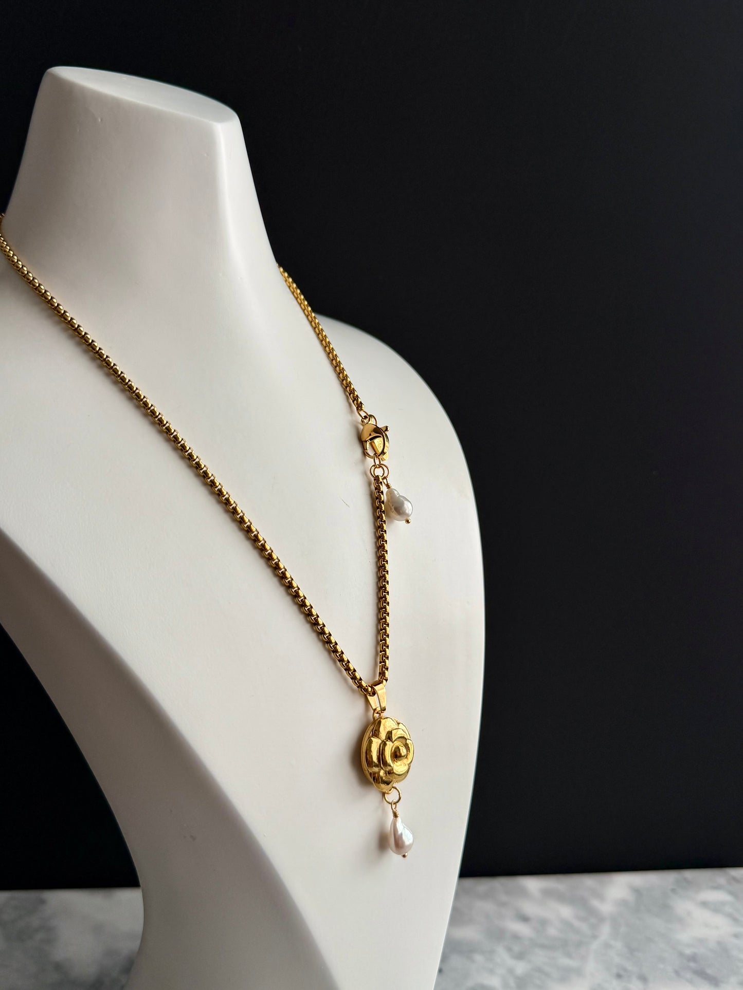 🌼 CAMELLIA 🌼 Extremely rare Vintage Authentic reworked Gold button Necklace - ONE OF A KIND