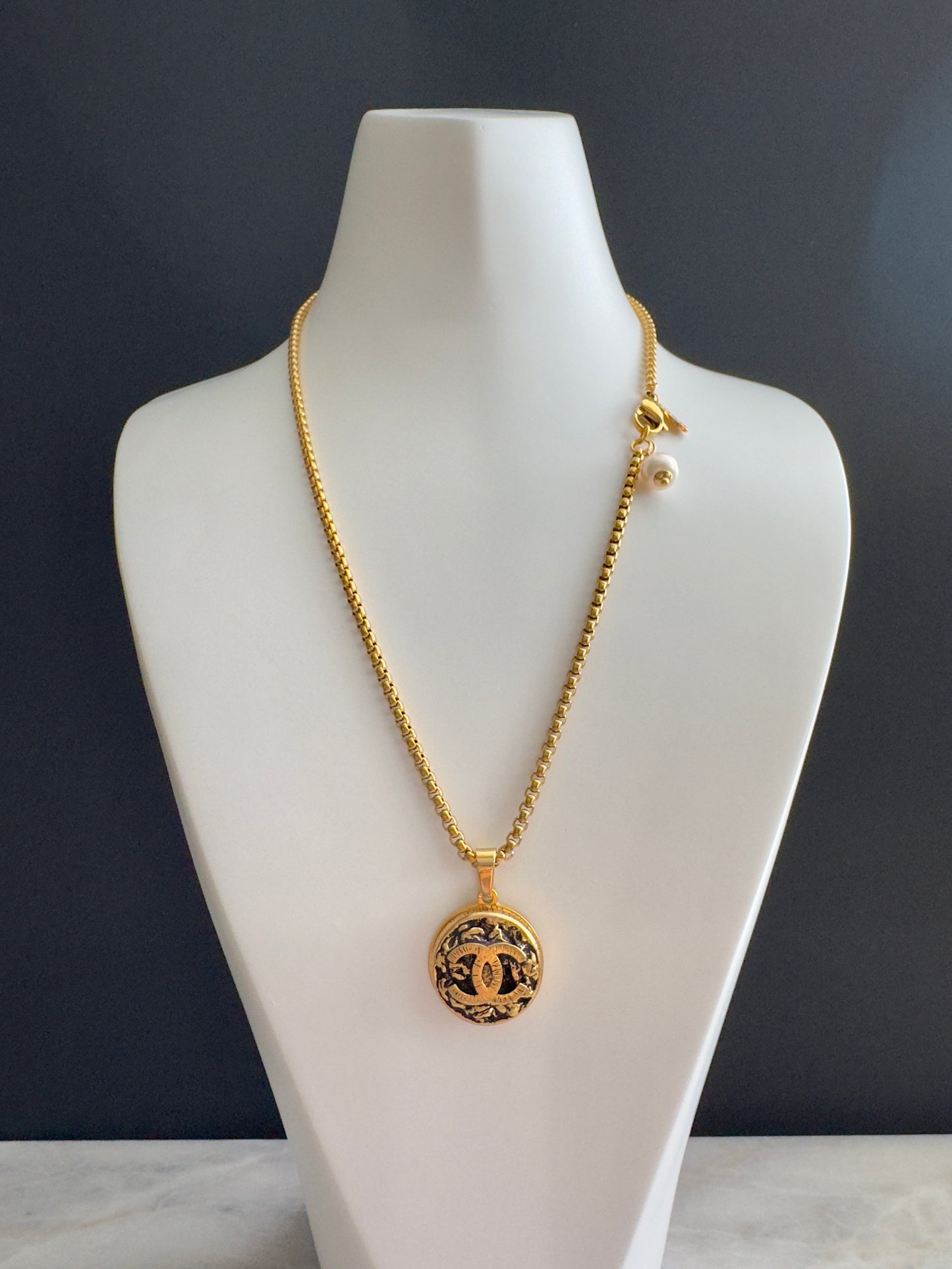 ✨ Extremely rare Vintage Authentic reworked Gold button Necklace - LARGER SIZE OF THE TWO