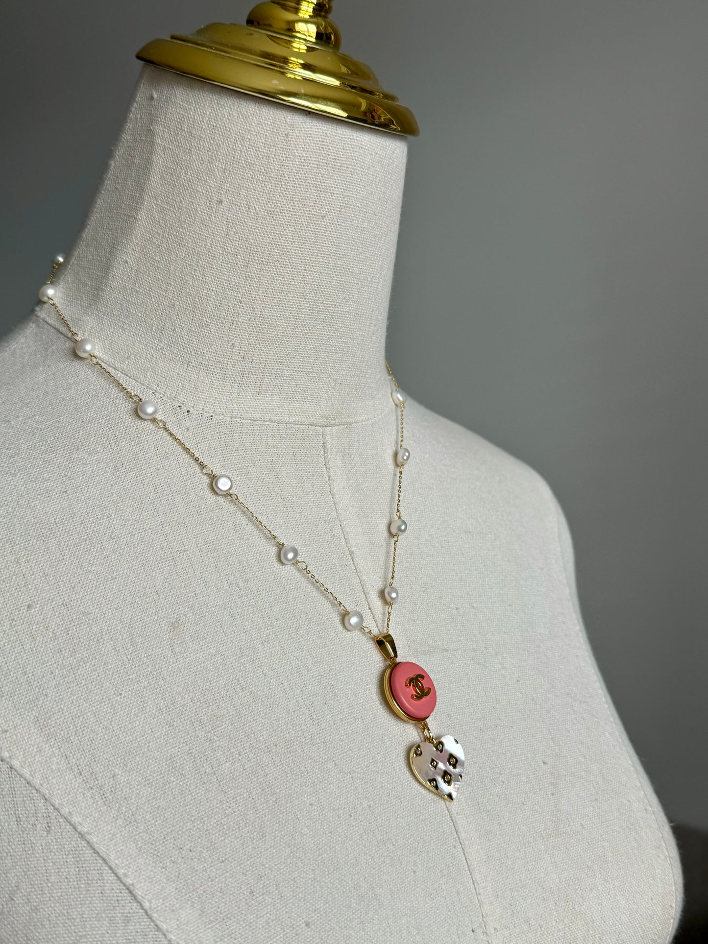 🌸 One of a kind delicate Authentic Reworked button necklace - 1 out of 2 smaller size