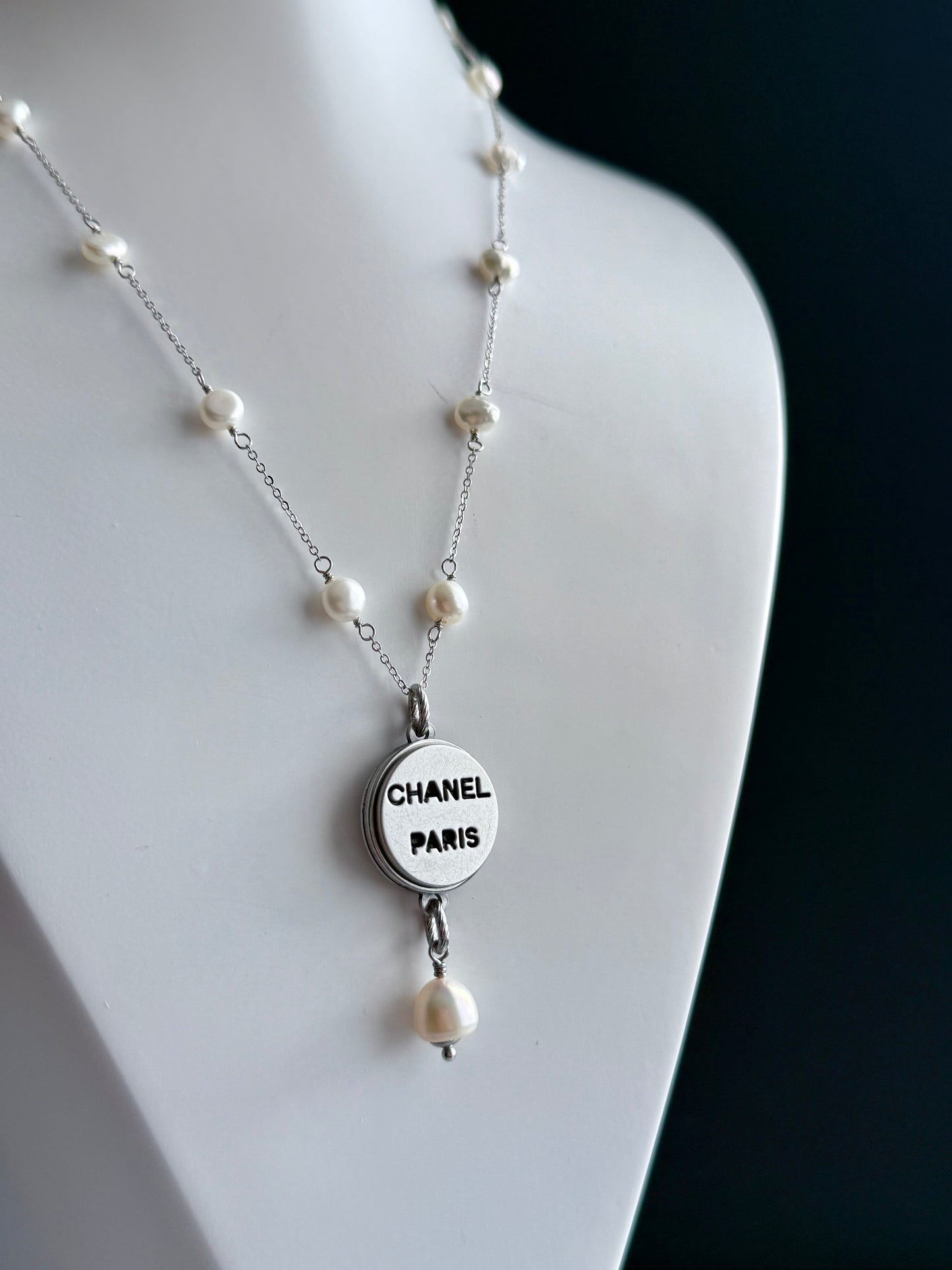 🤍 One of a kind Authentic Reworked button pearl necklace