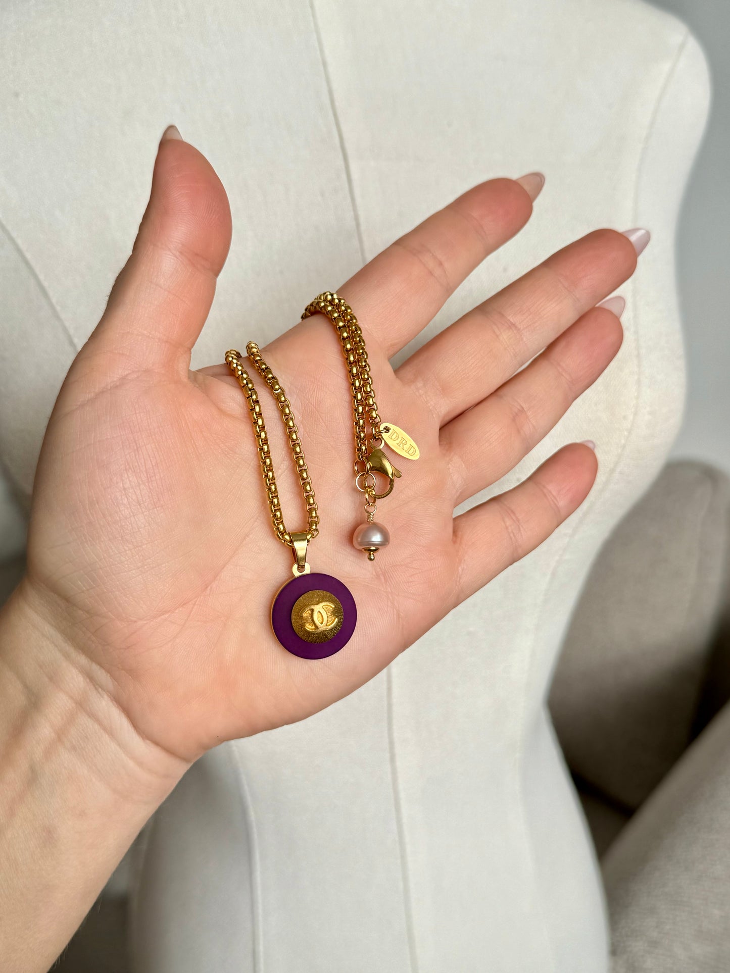 💜 EXTREMELY RARE reworked purple button necklace