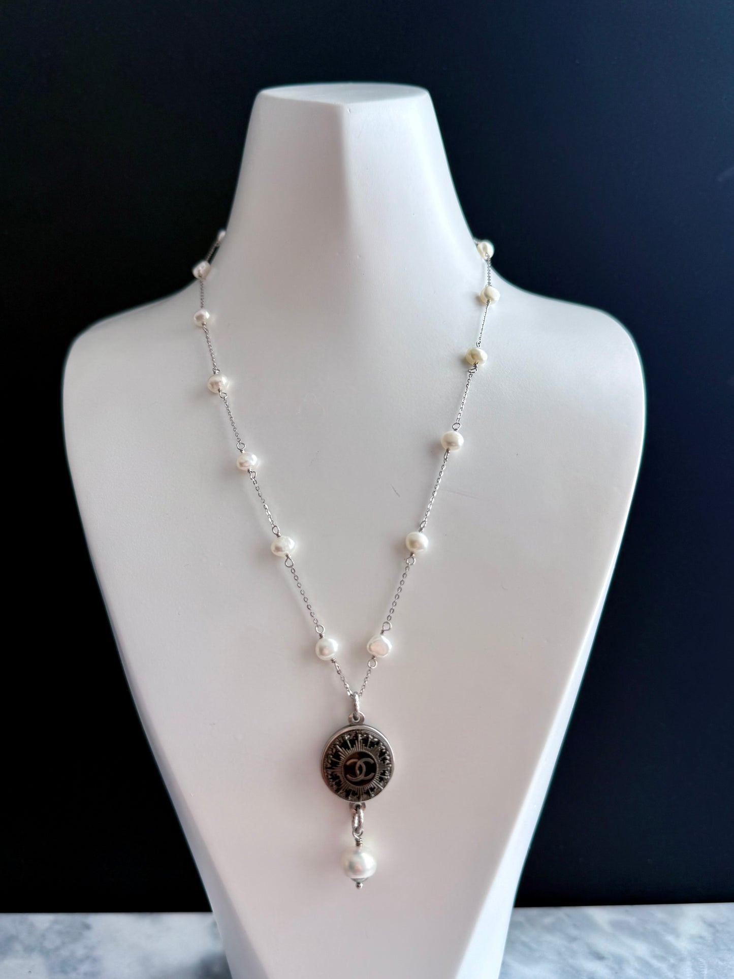 🤍 One of a kind Authentic Reworked button pearl necklace