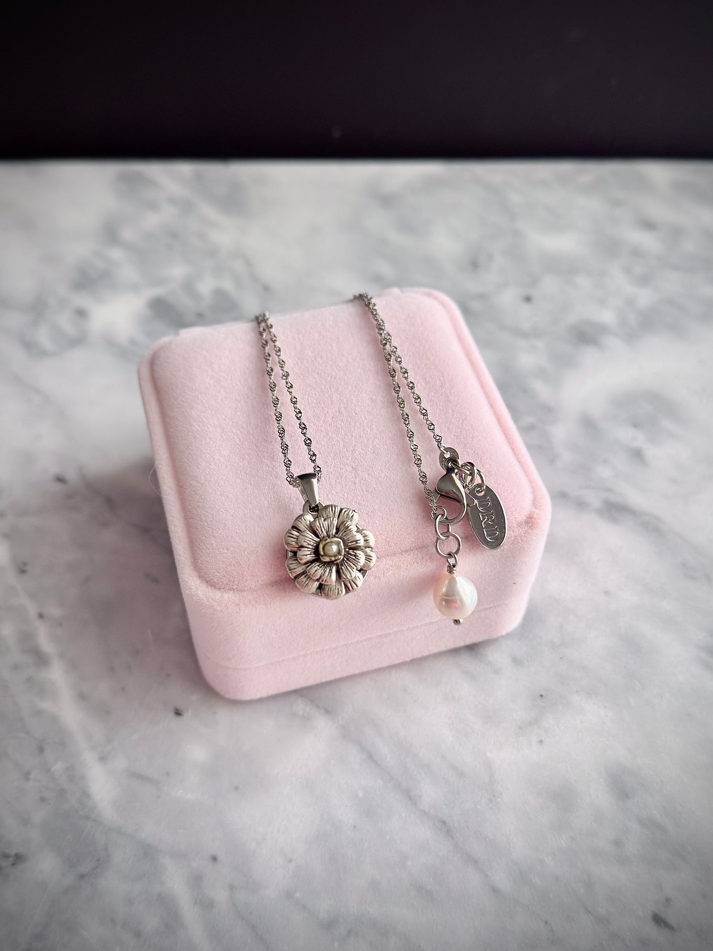 🌼 CAMELLIA 🌼 Extremely rare Vintage Authentic reworked silver SMALL button Necklace - ONE OF A KIND