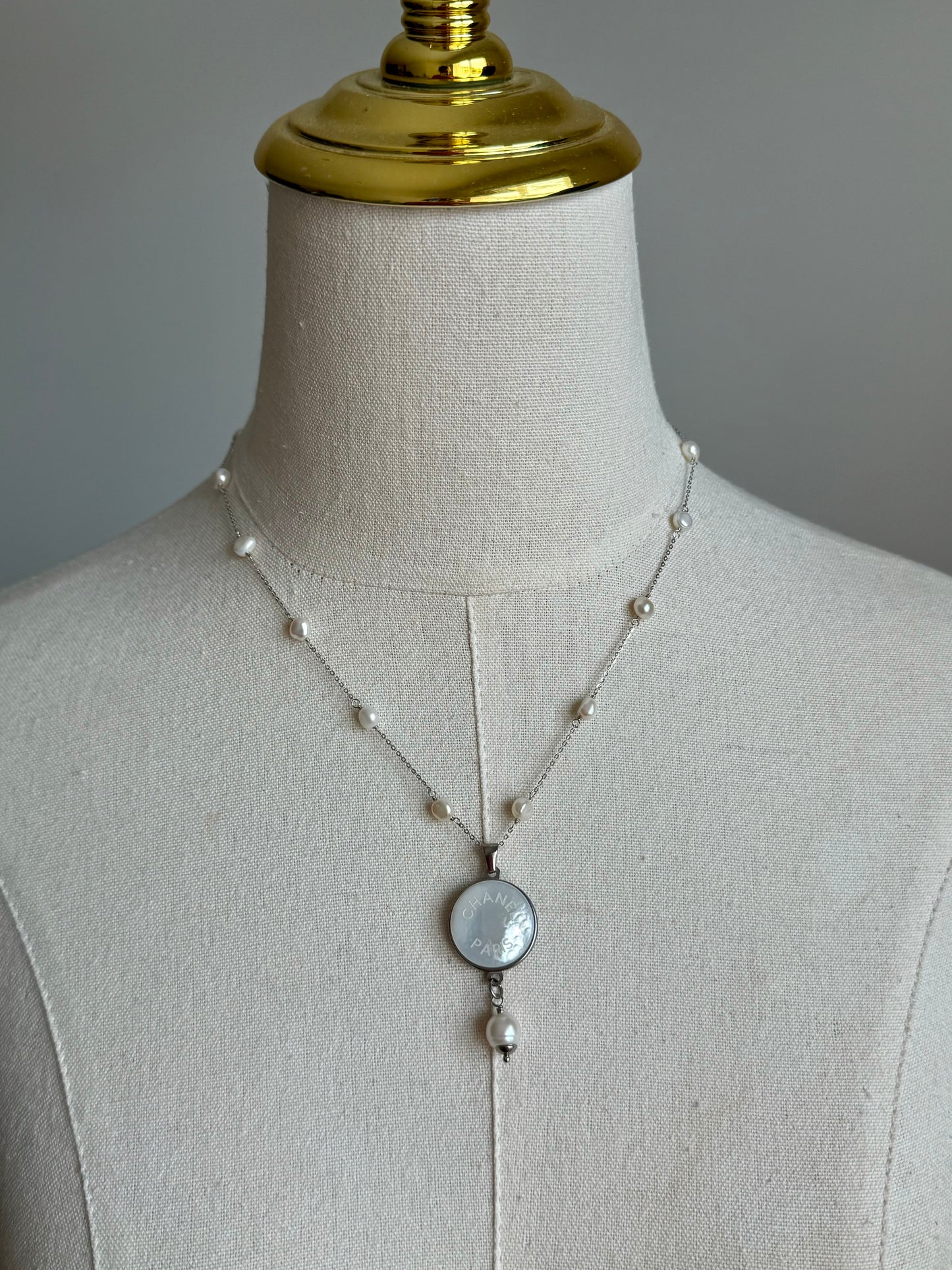 🤍 One of a kind delicate Authentic Reworked button necklace