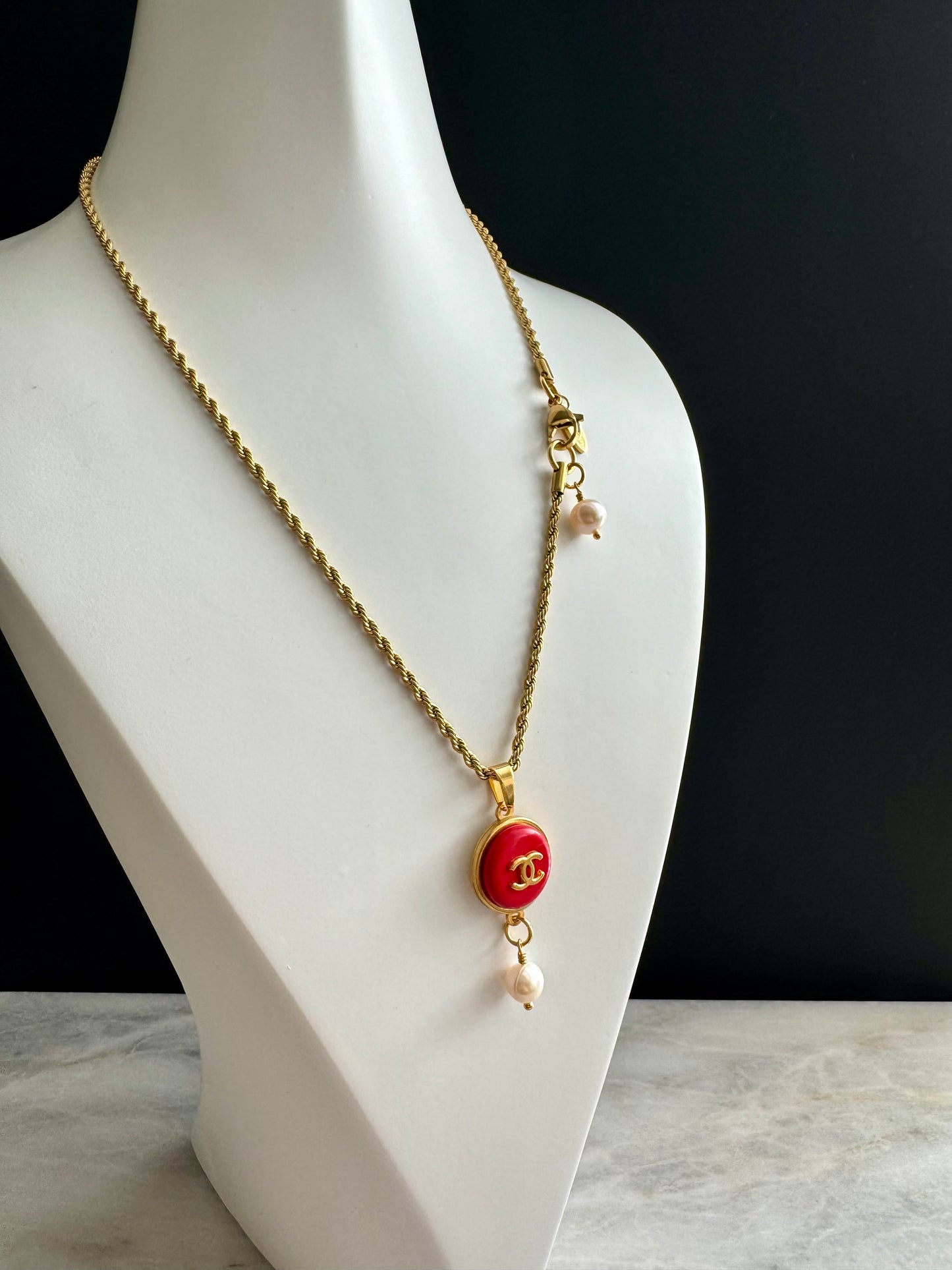 ❤️ Vintage Authentic reworked Gold button Necklace