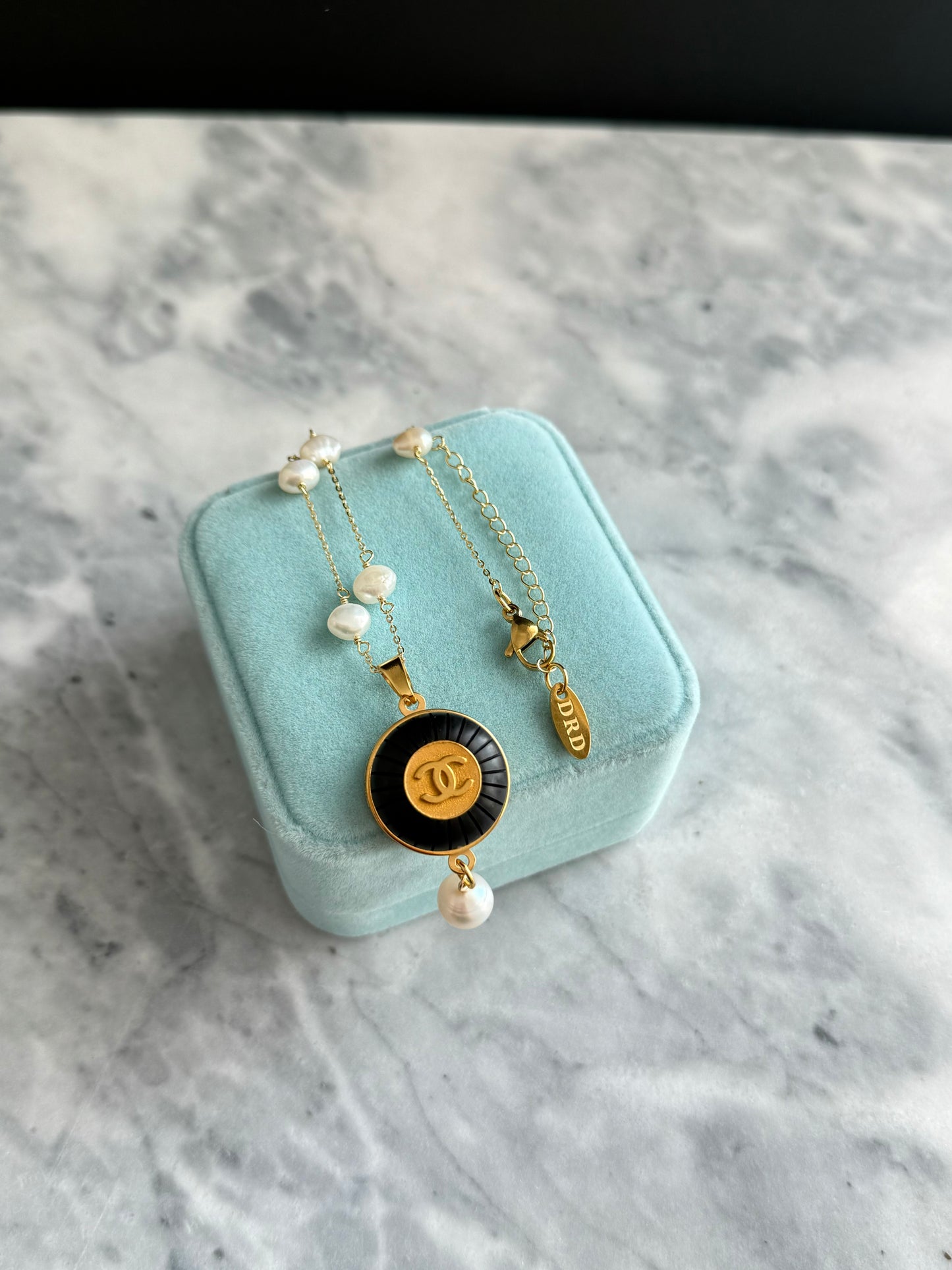 🖤 One of a kind delicate Extremely Rare Vintage Authentic Reworked button necklace