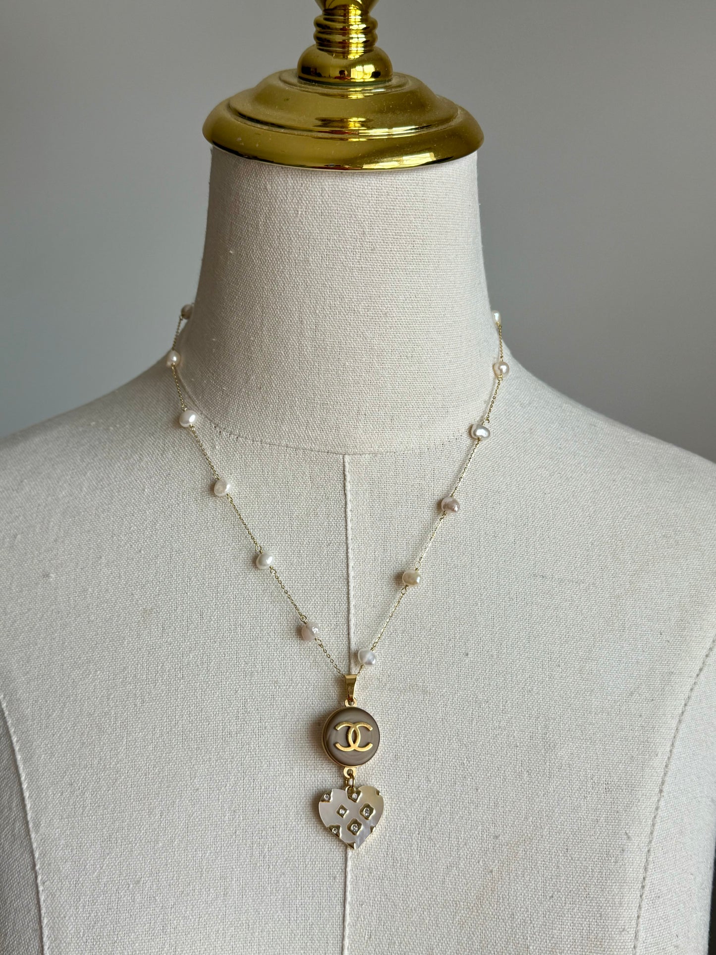 🤍 One of a kind delicate Authentic Reworked button necklace