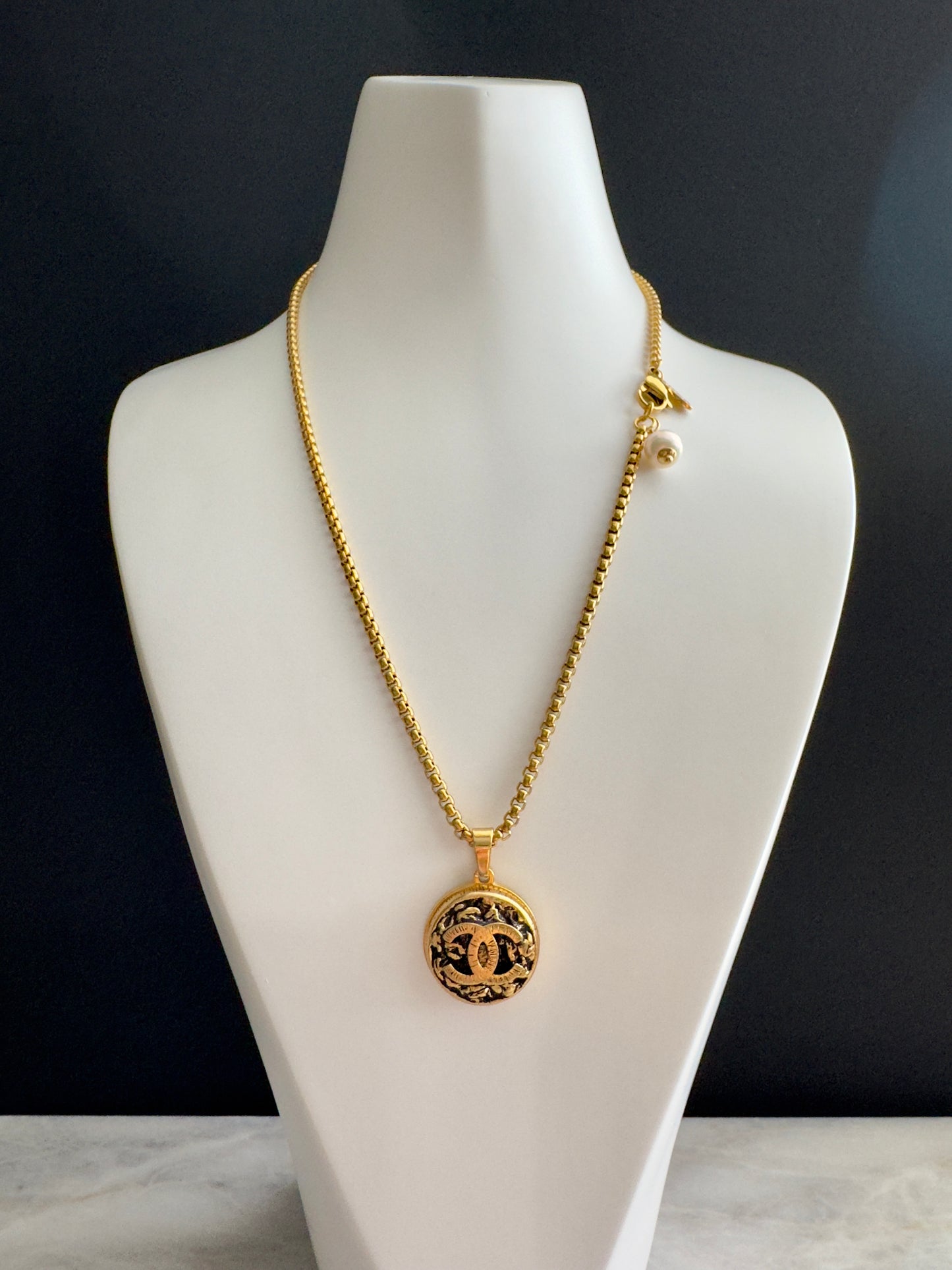✨ Extremely rare Vintage Authentic reworked Gold button Necklace - LARGER SIZE OF THE TWO