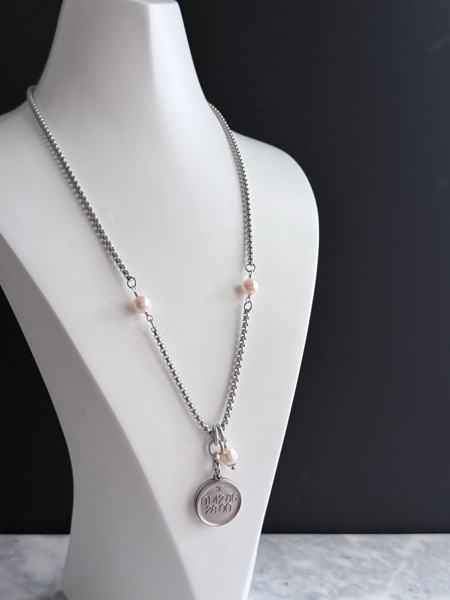 🖤 Extremely rare Authentic Reworked silver Button Necklace