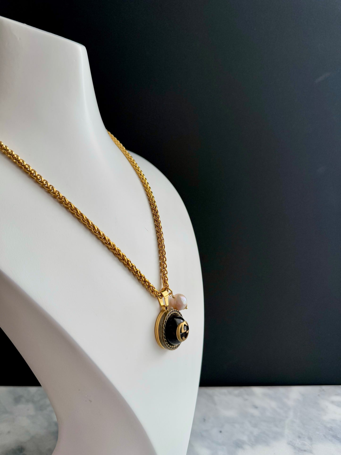 🖤Antique Gold reworked Gucci button necklace • high quality
