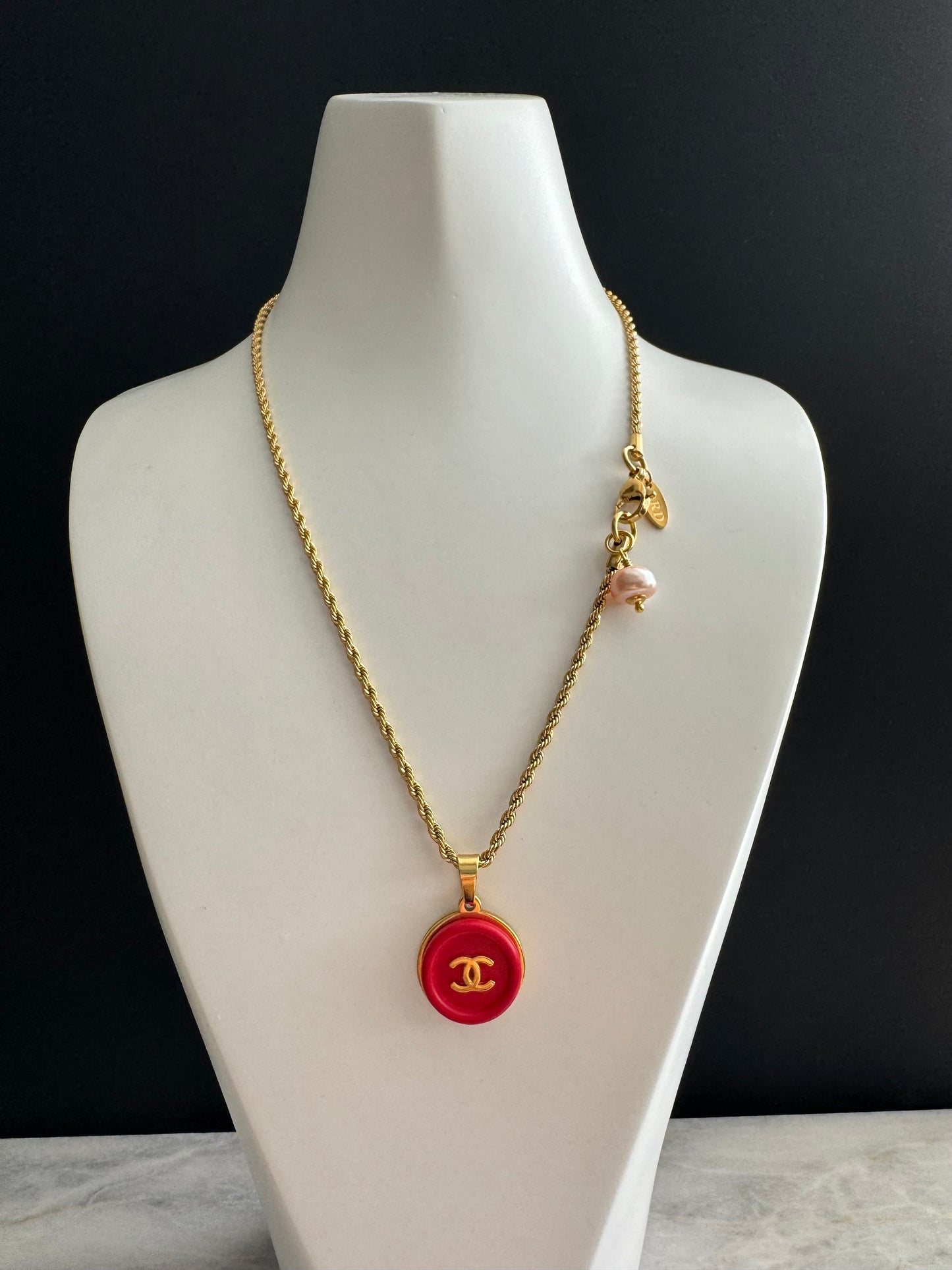❤️ EXTREMELY RARE reworked red button necklace