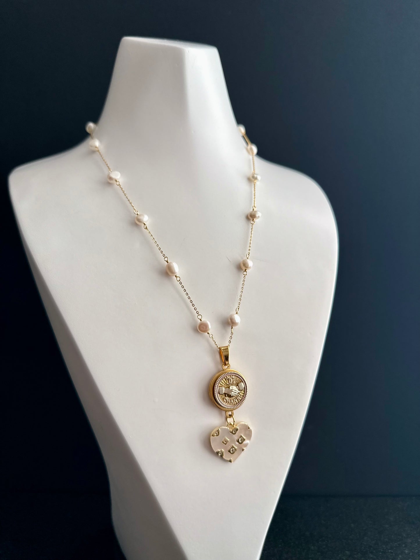🤍 One of a kind delicate Authentic Reworked button necklace