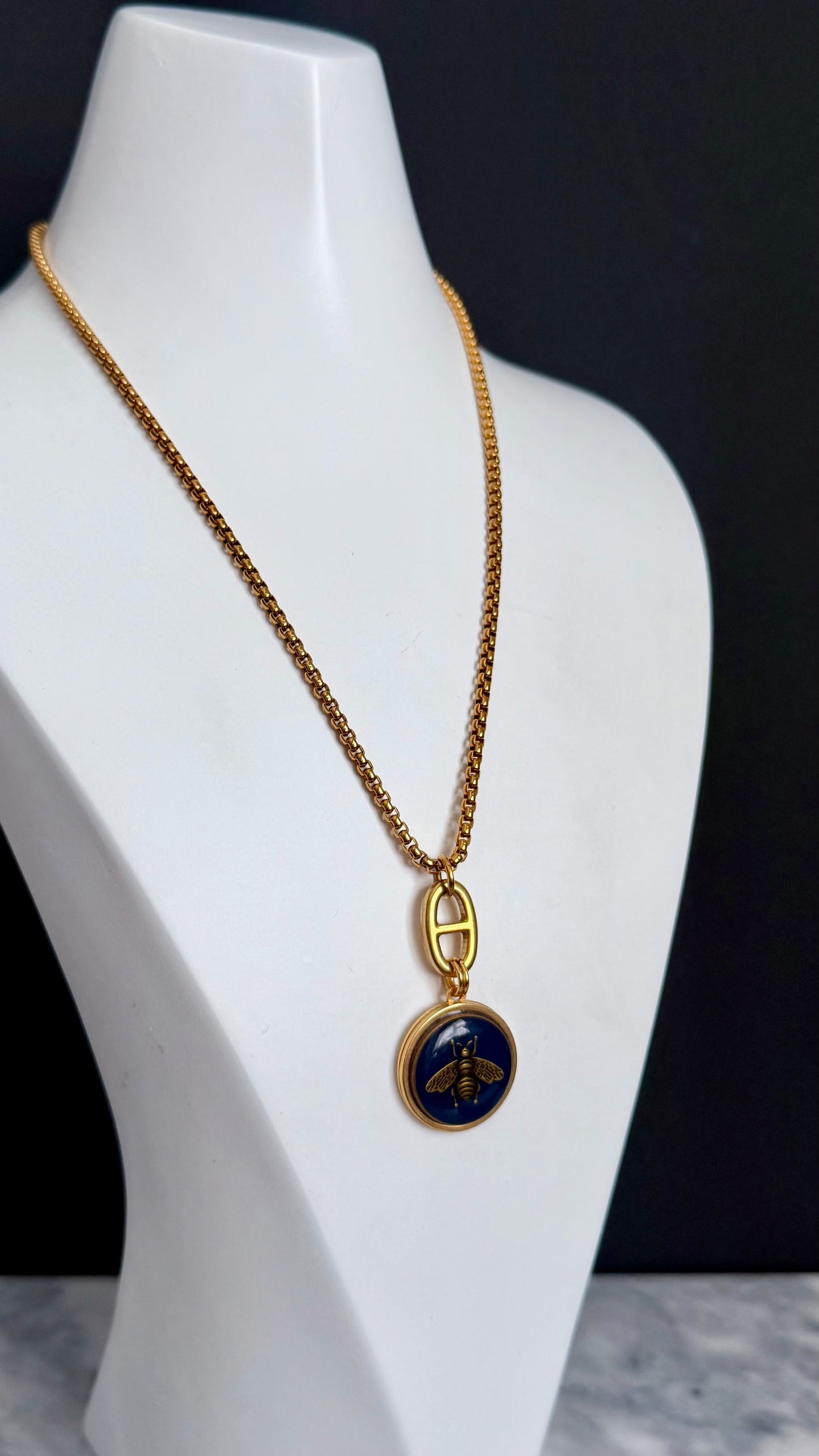 ✨🐝 Vintage Gold Gucci charm chain necklace • extremely rare ✨