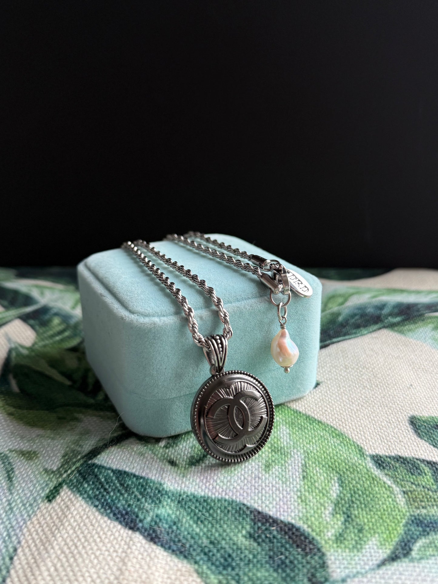 🖤 Authentic Reworked silver LargeButton Necklace l