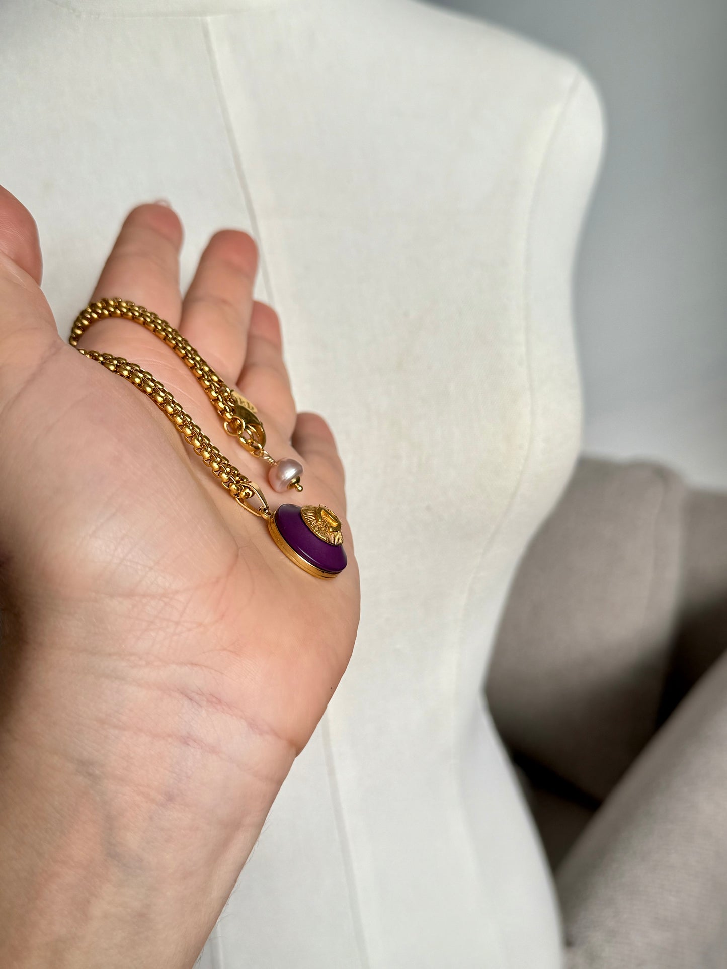 💜 EXTREMELY RARE reworked purple button necklace