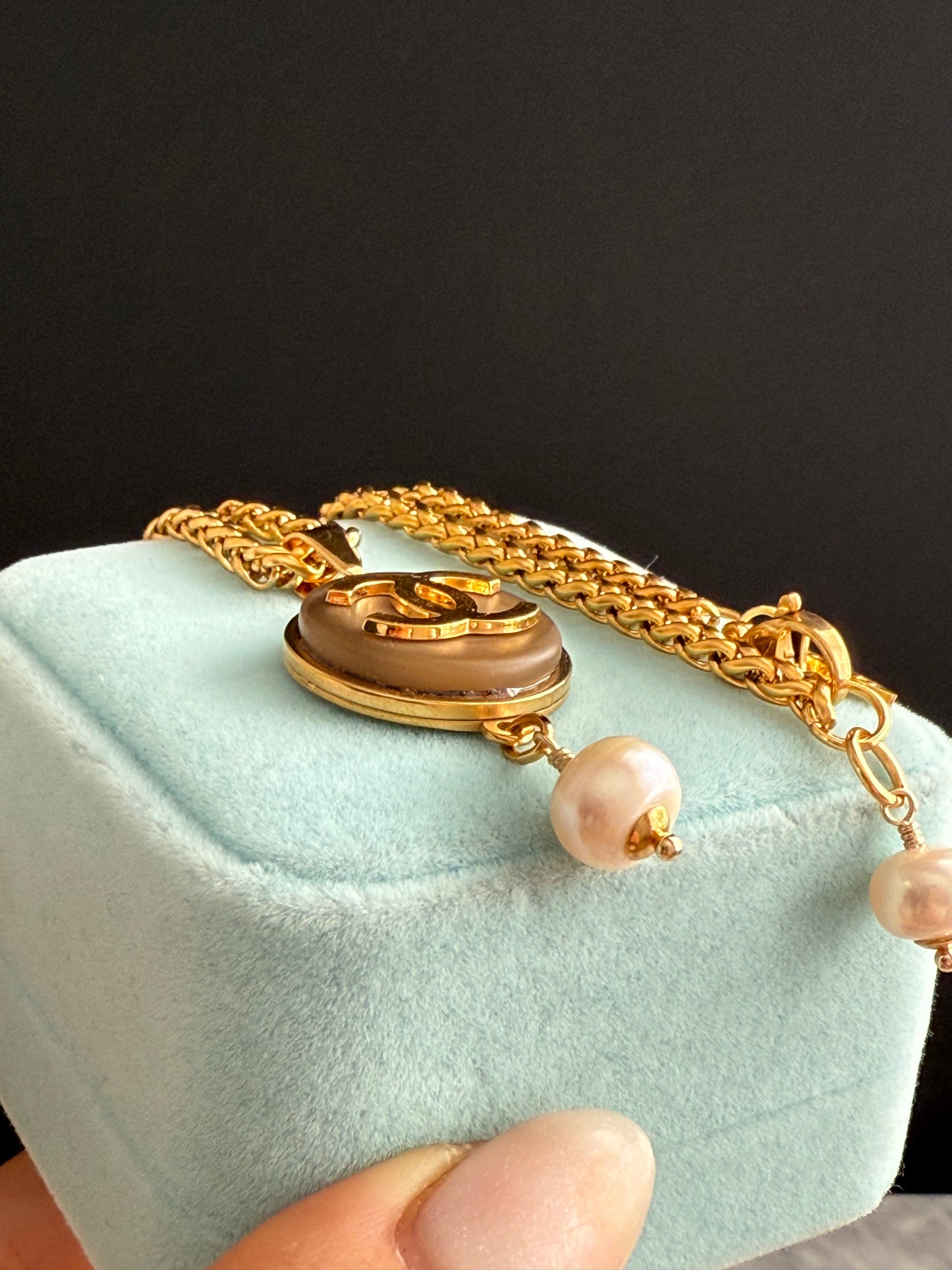 ❗️PLEASE READ RE SLIGHT IMPERFECTION* ❤️ One of a kind Authentic Reworked button necklace