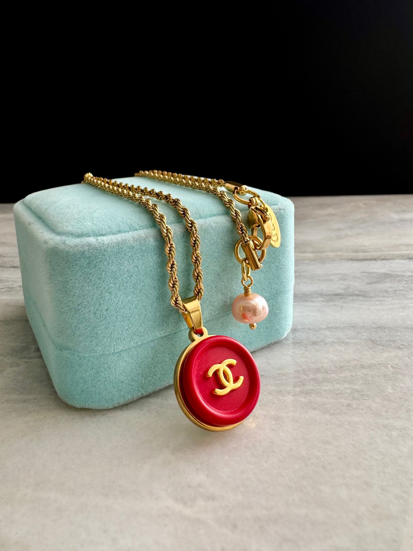 ❤️ EXTREMELY RARE reworked red button necklace