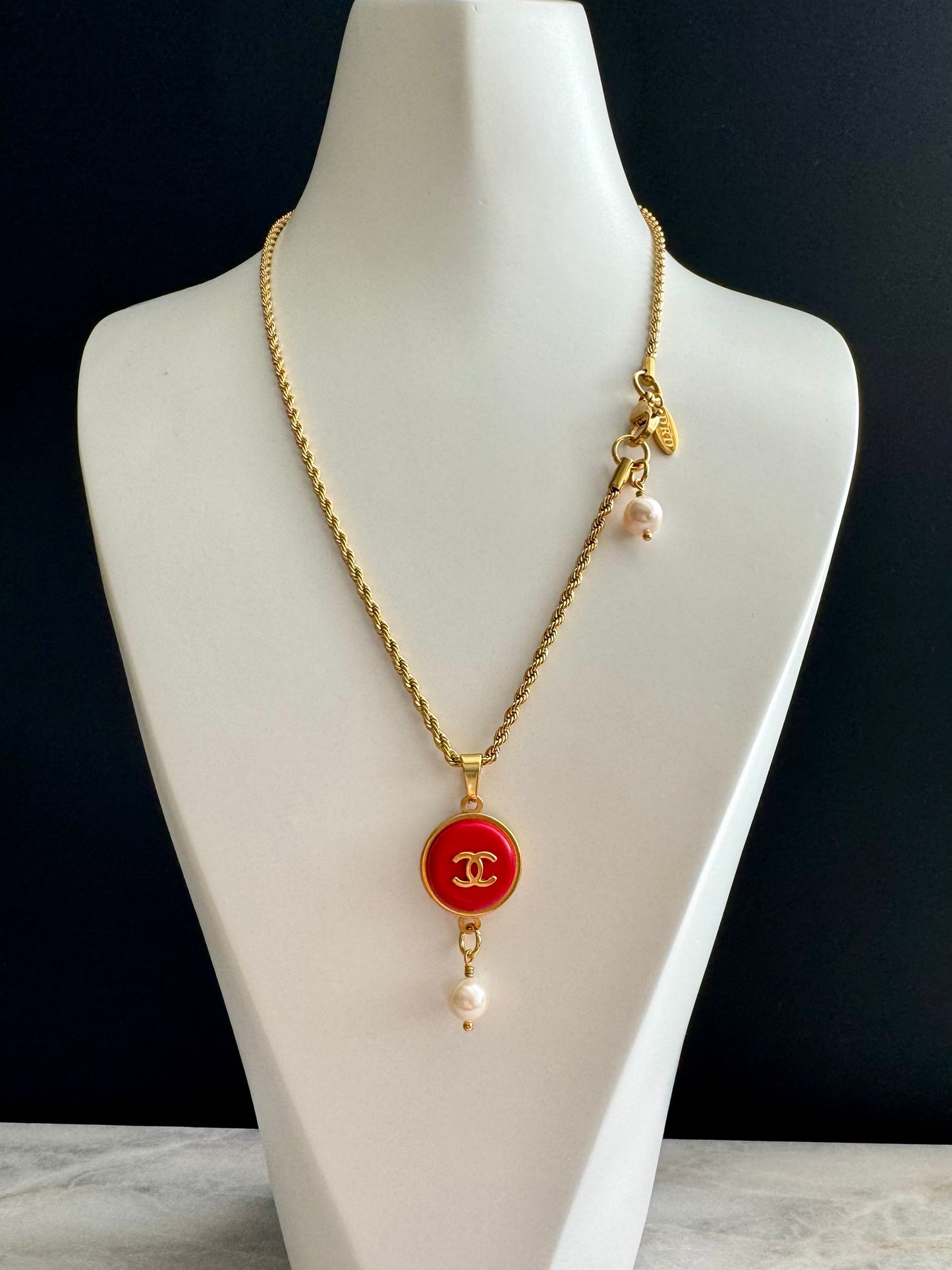 ❤️ Vintage Authentic reworked Gold button Necklace