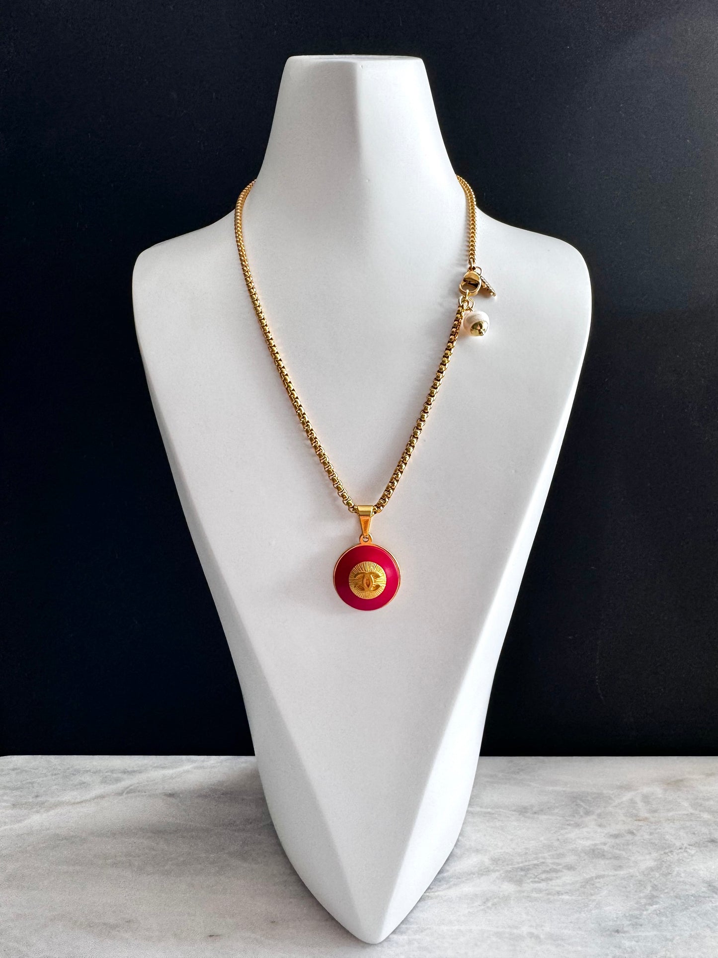 ❤️ EXTREMELY RARE reworked red button necklace